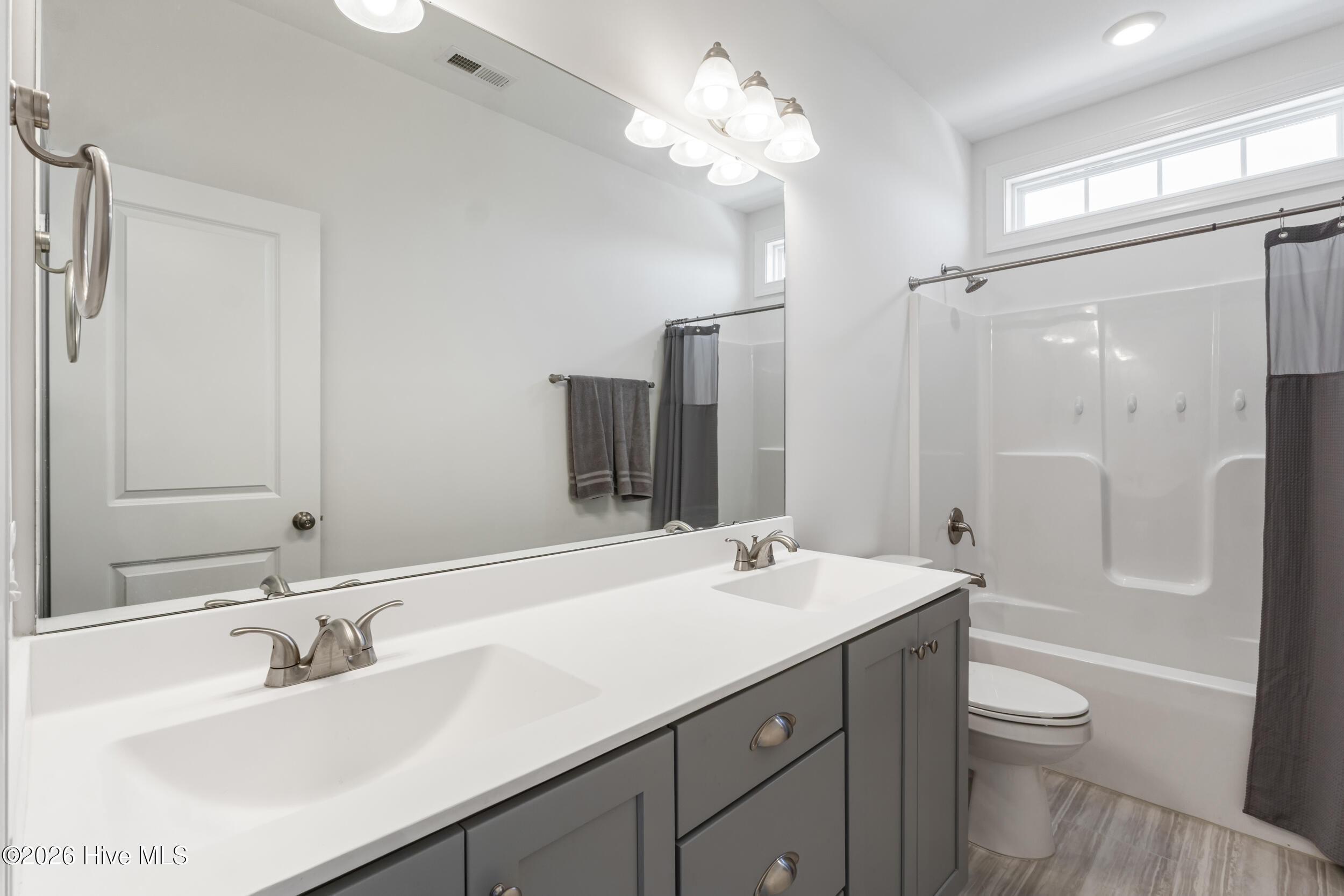 100569391 | Photo 31