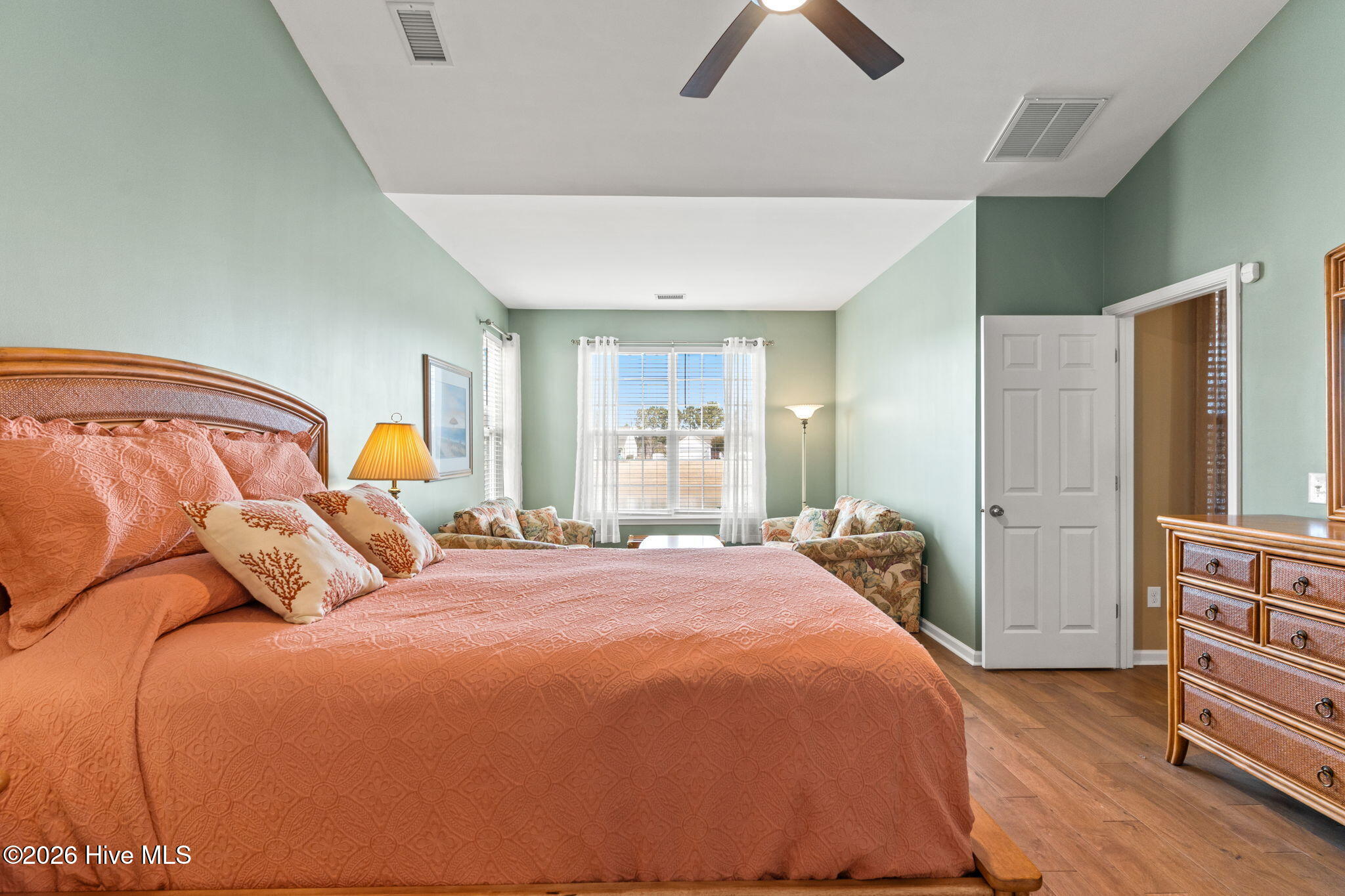 100553647 | Photo 21