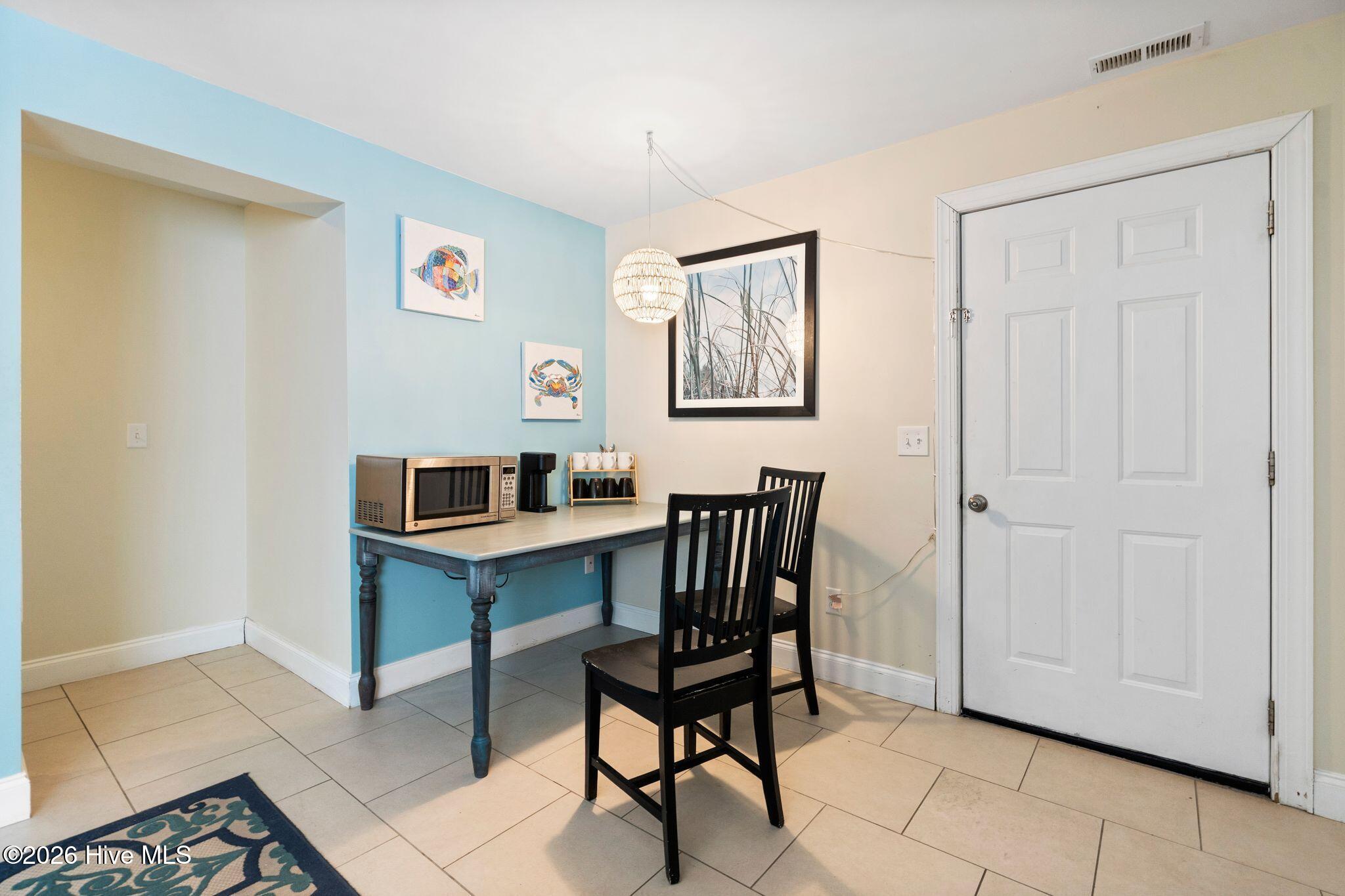 100561242 | Photo 35