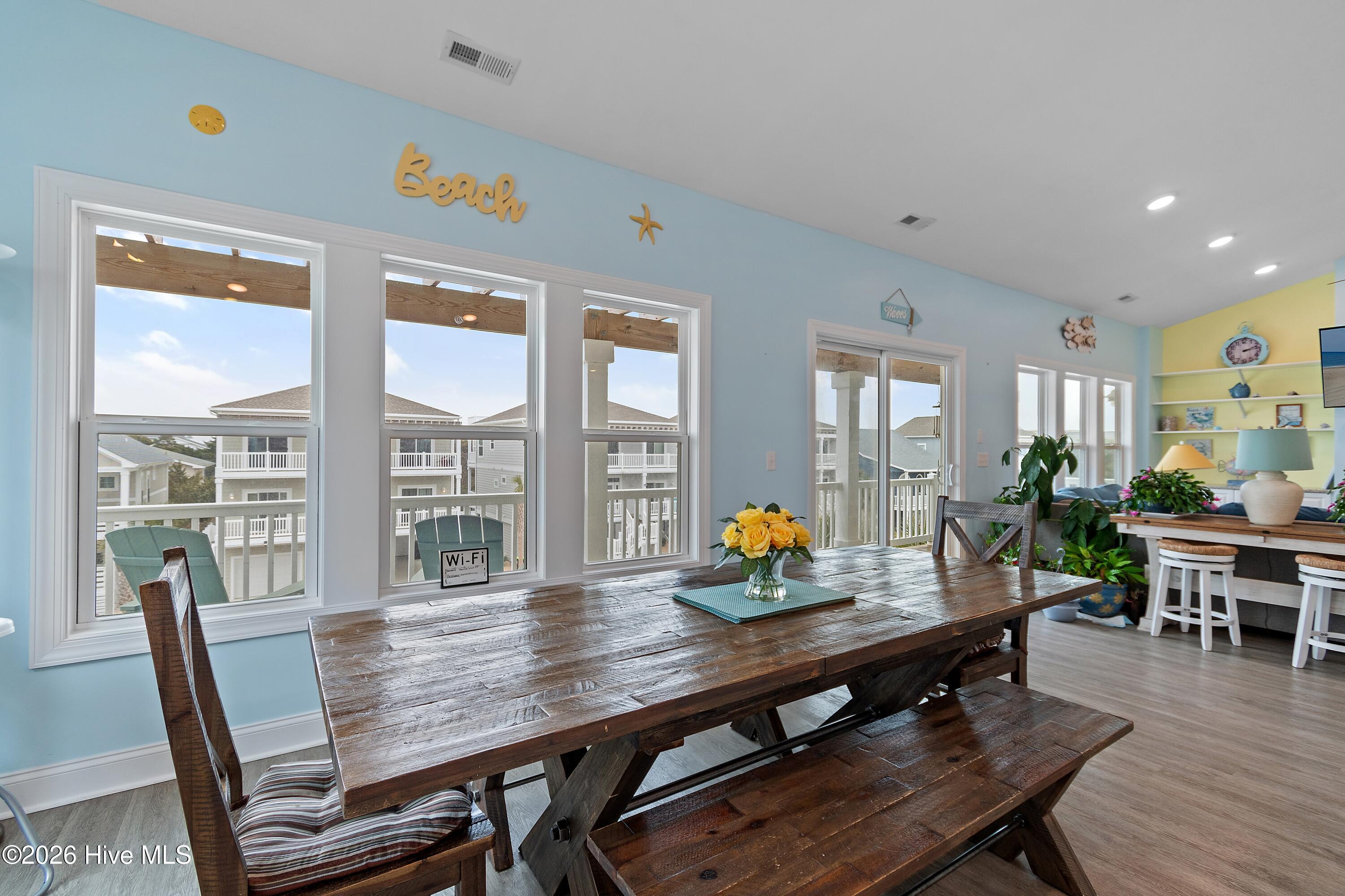 100555702 | Photo 18