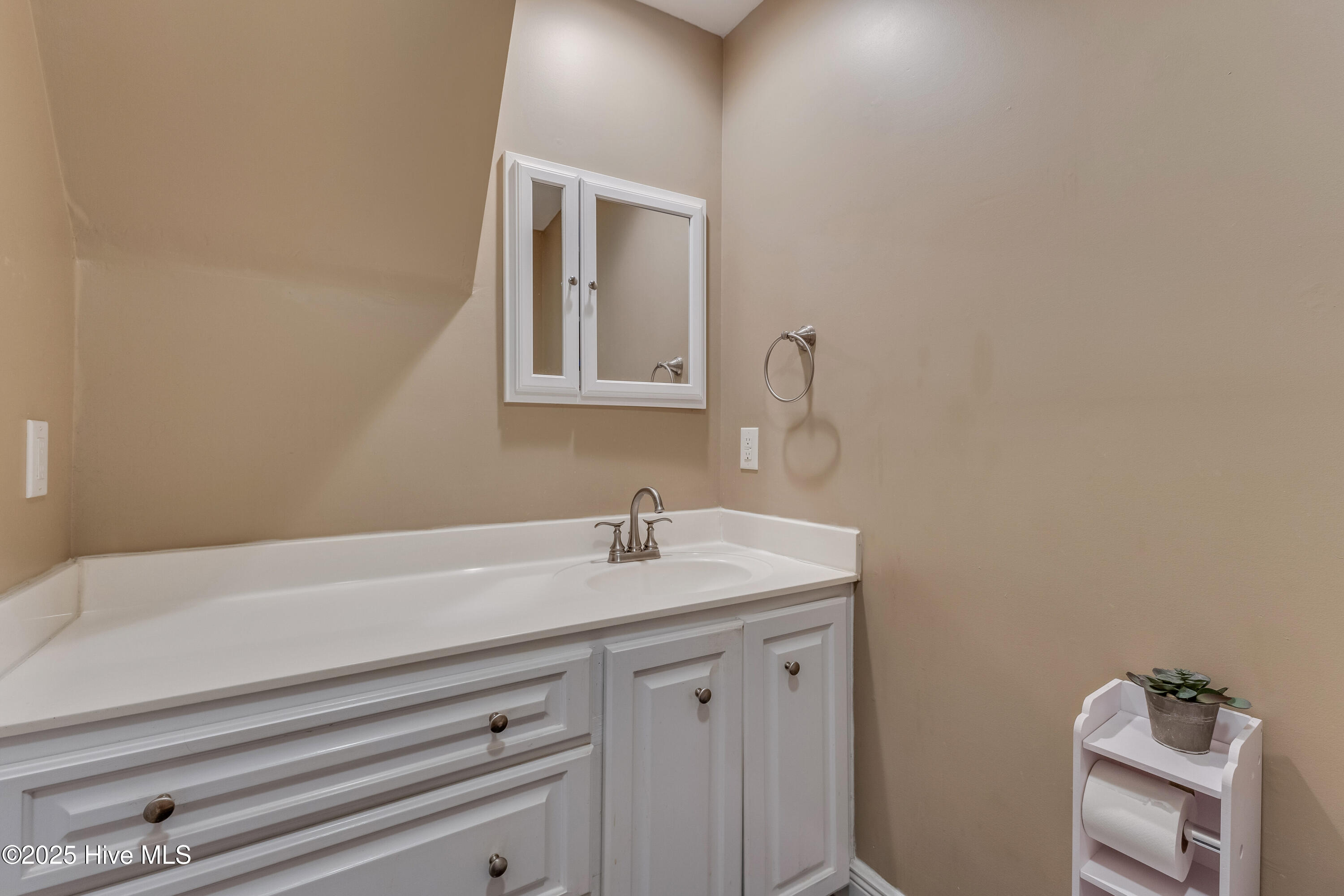 100517619 | Photo 42