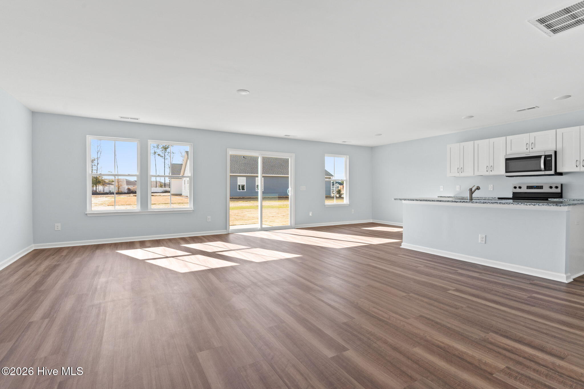 100534637 | Photo 13