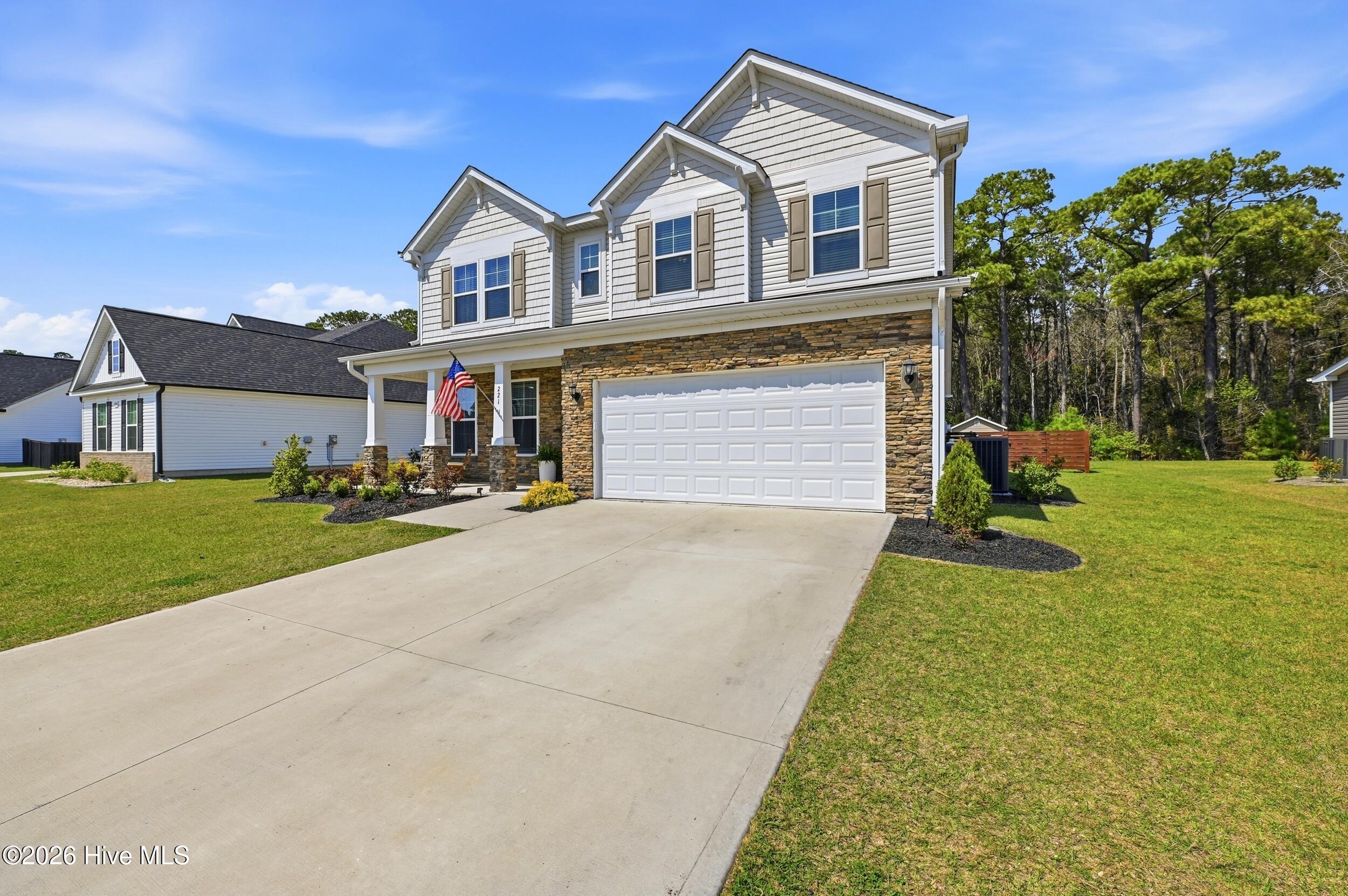 100562892 | Photo 45