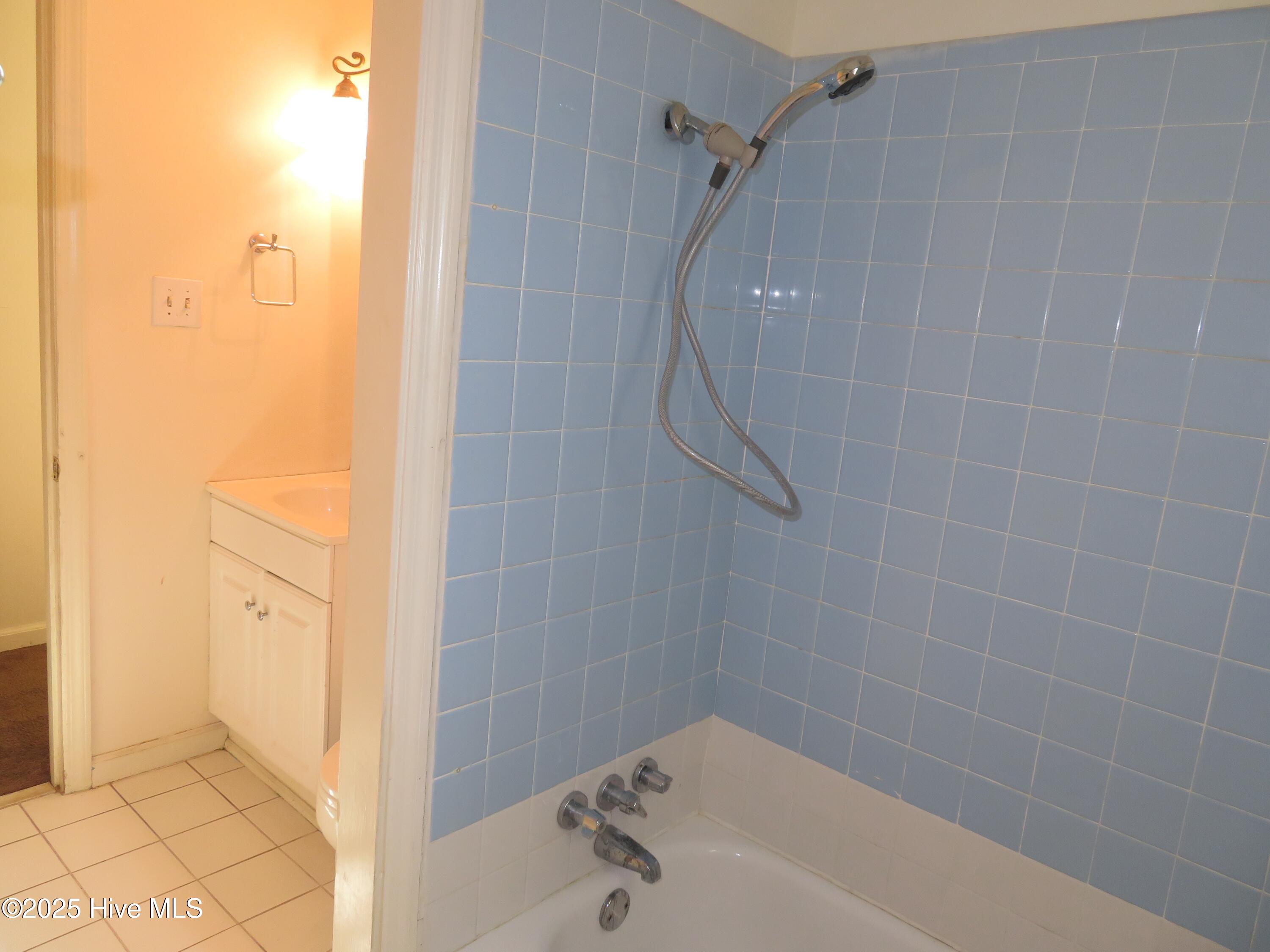 100545111 | Photo 10