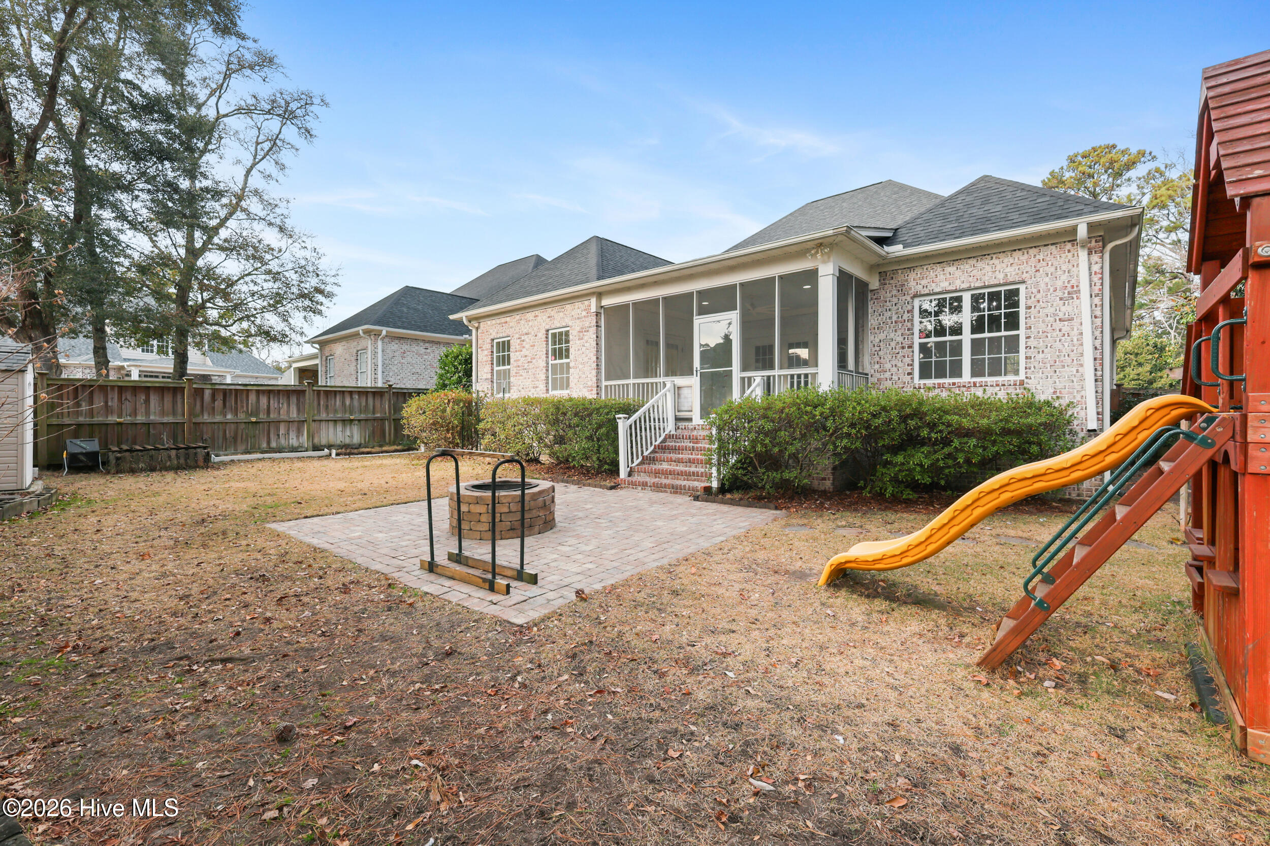 100547349 | Photo 45