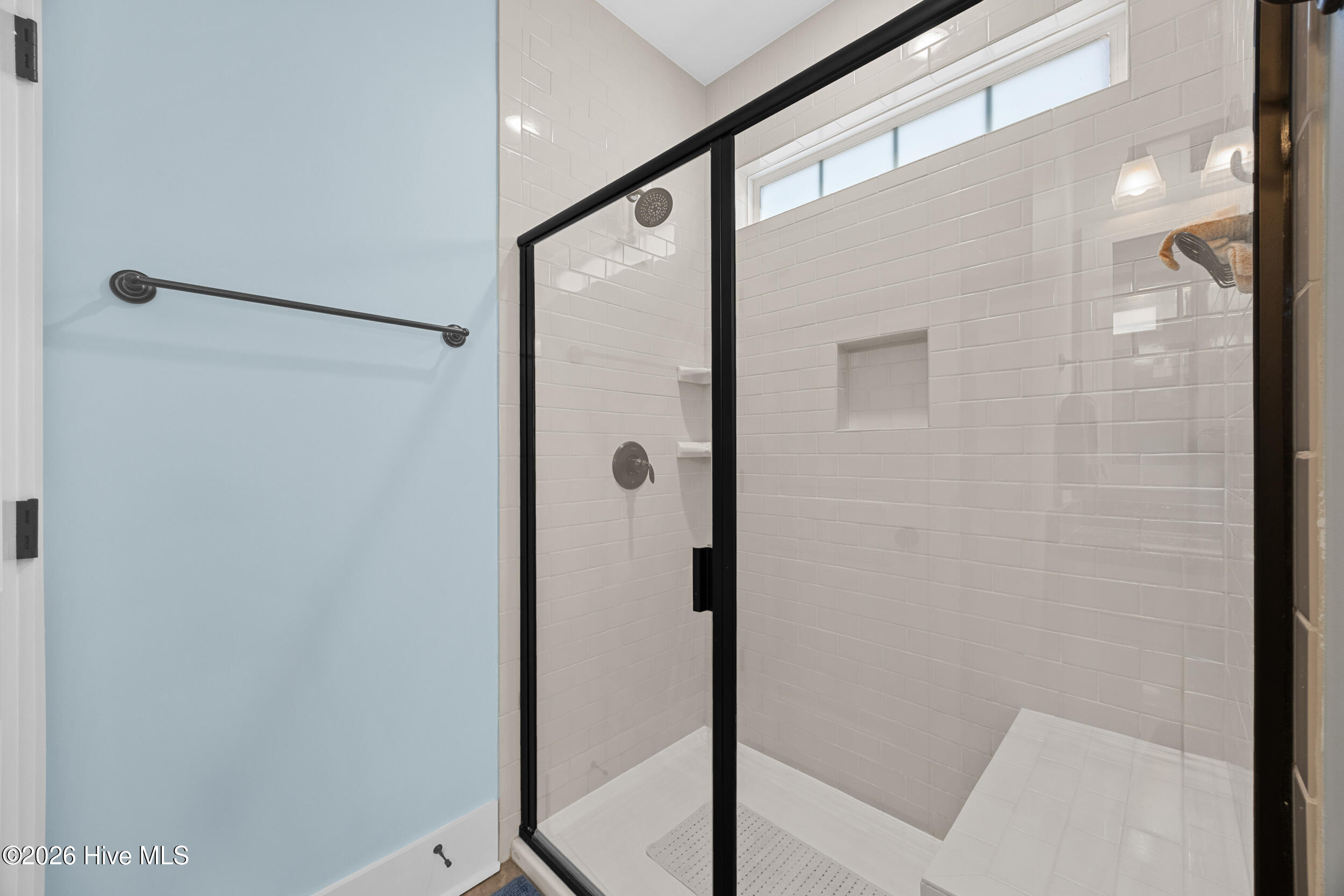 100564447 | Photo 23