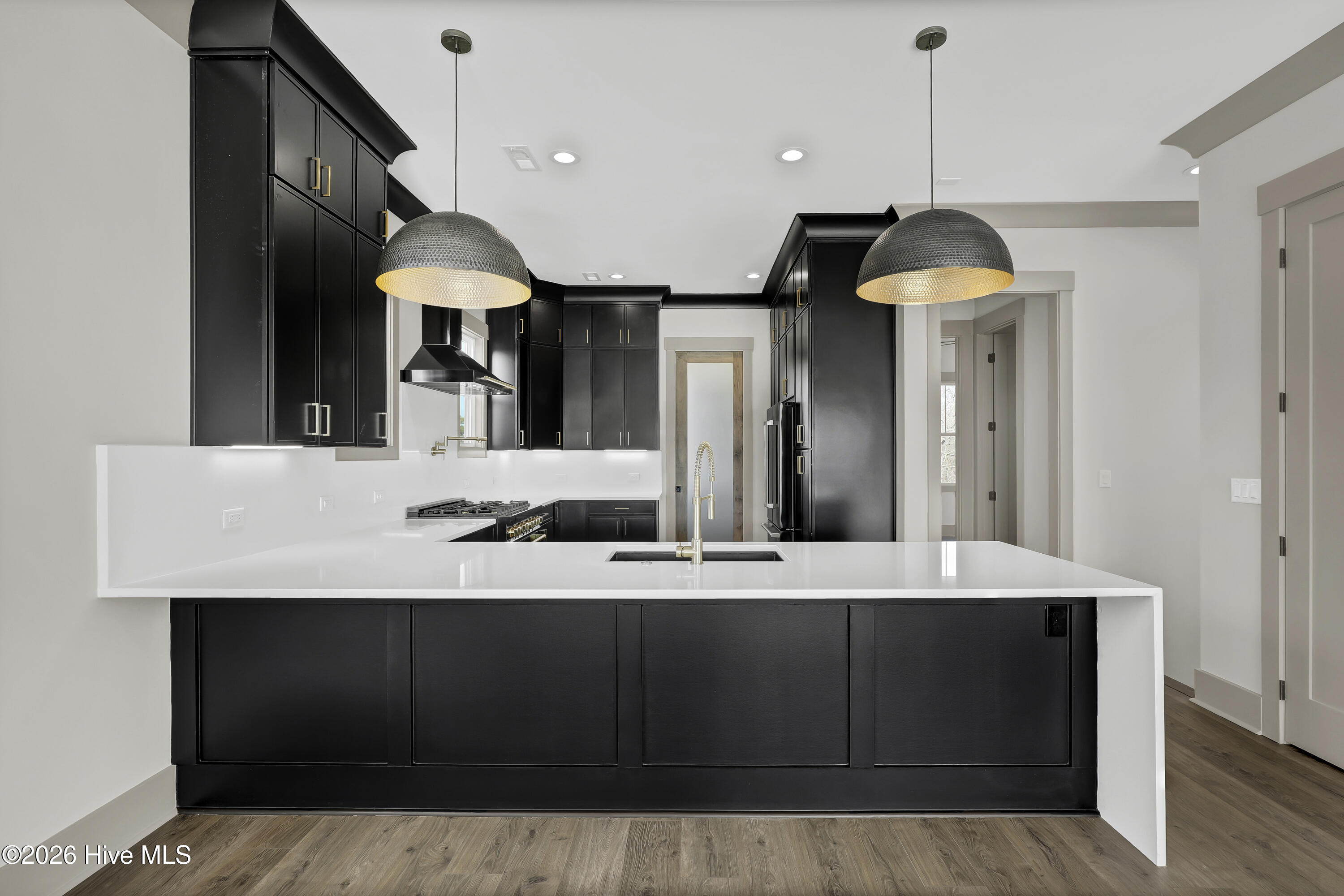 100554929 | Photo 11