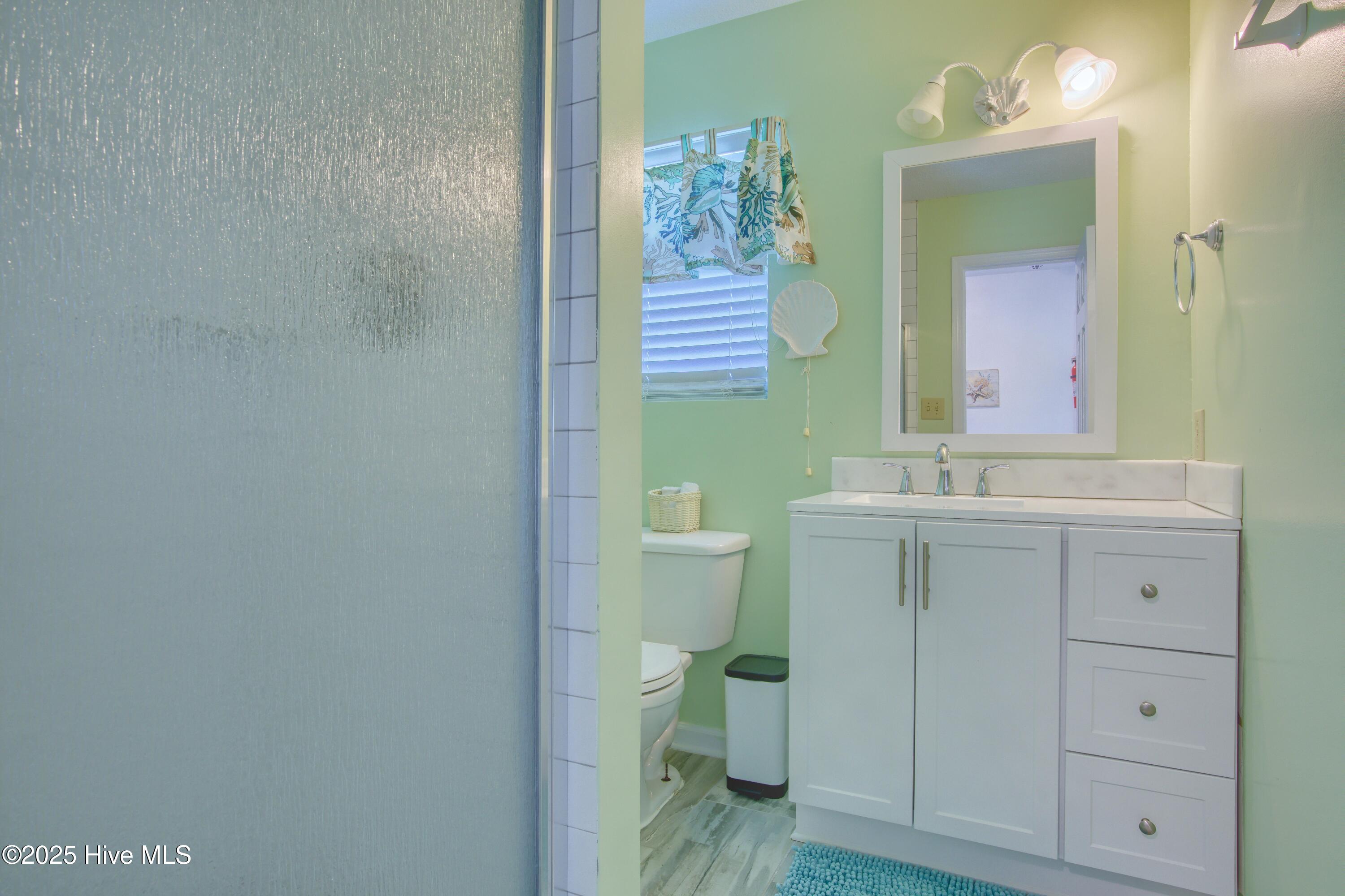 100534392 | Photo 24