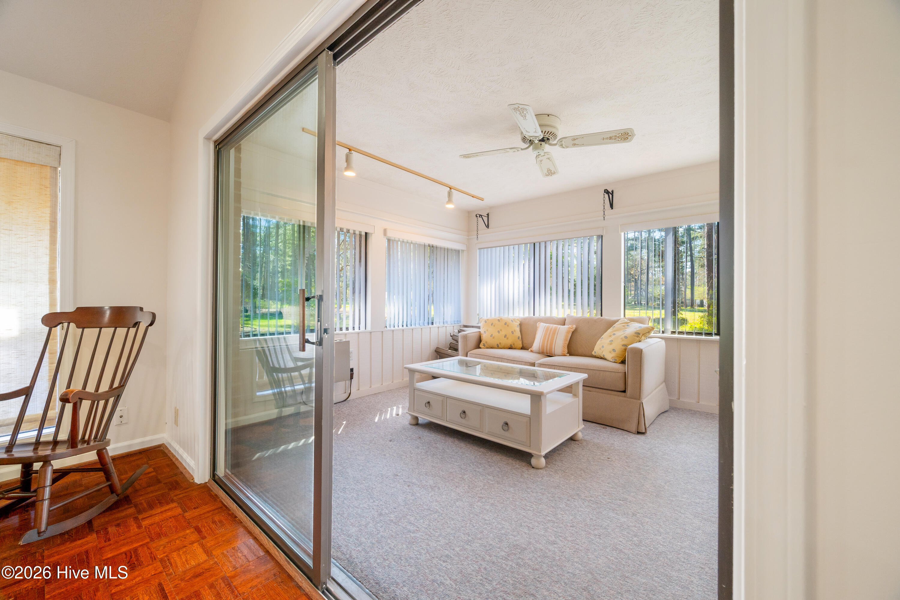 100563412 | Photo 22