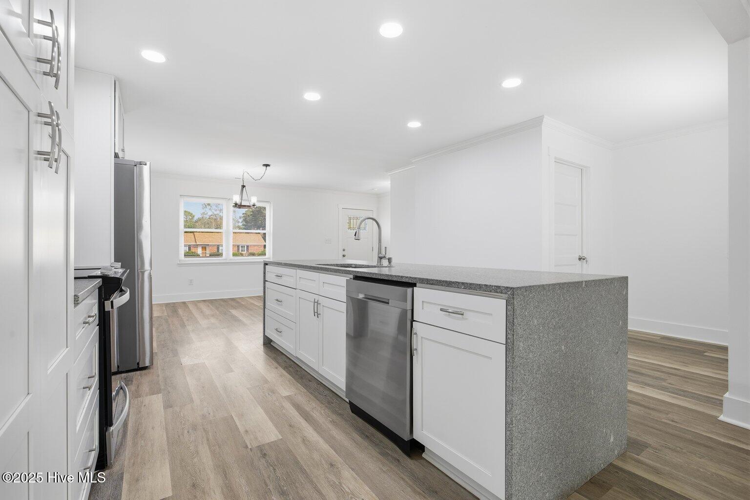 100543784 | Photo 20