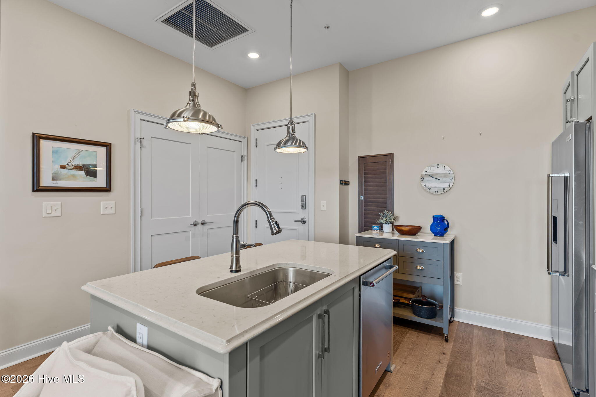 100565283 | Photo 10