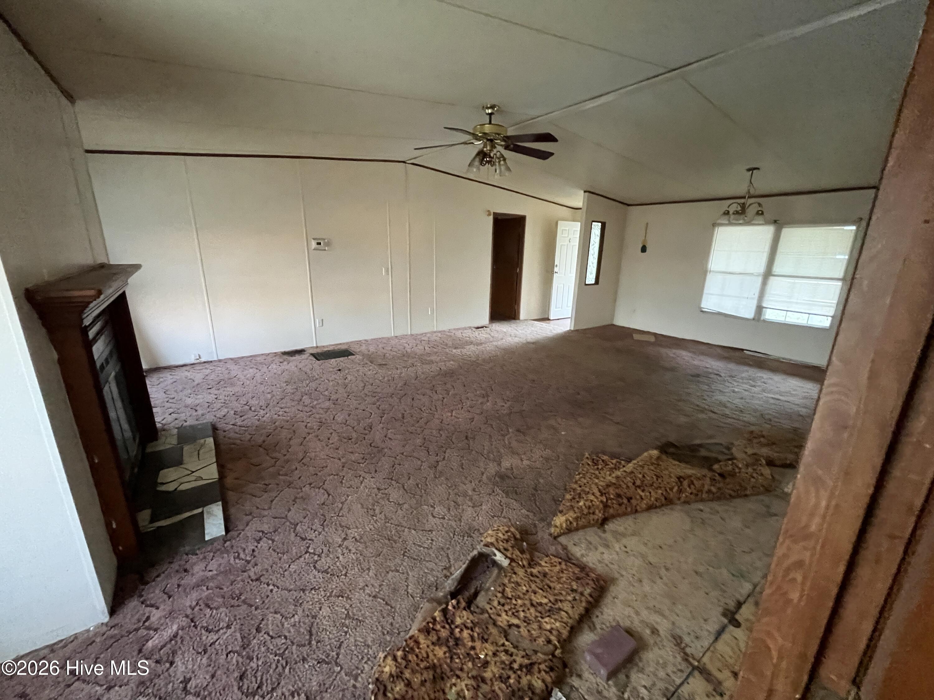 100568963 | Photo 28