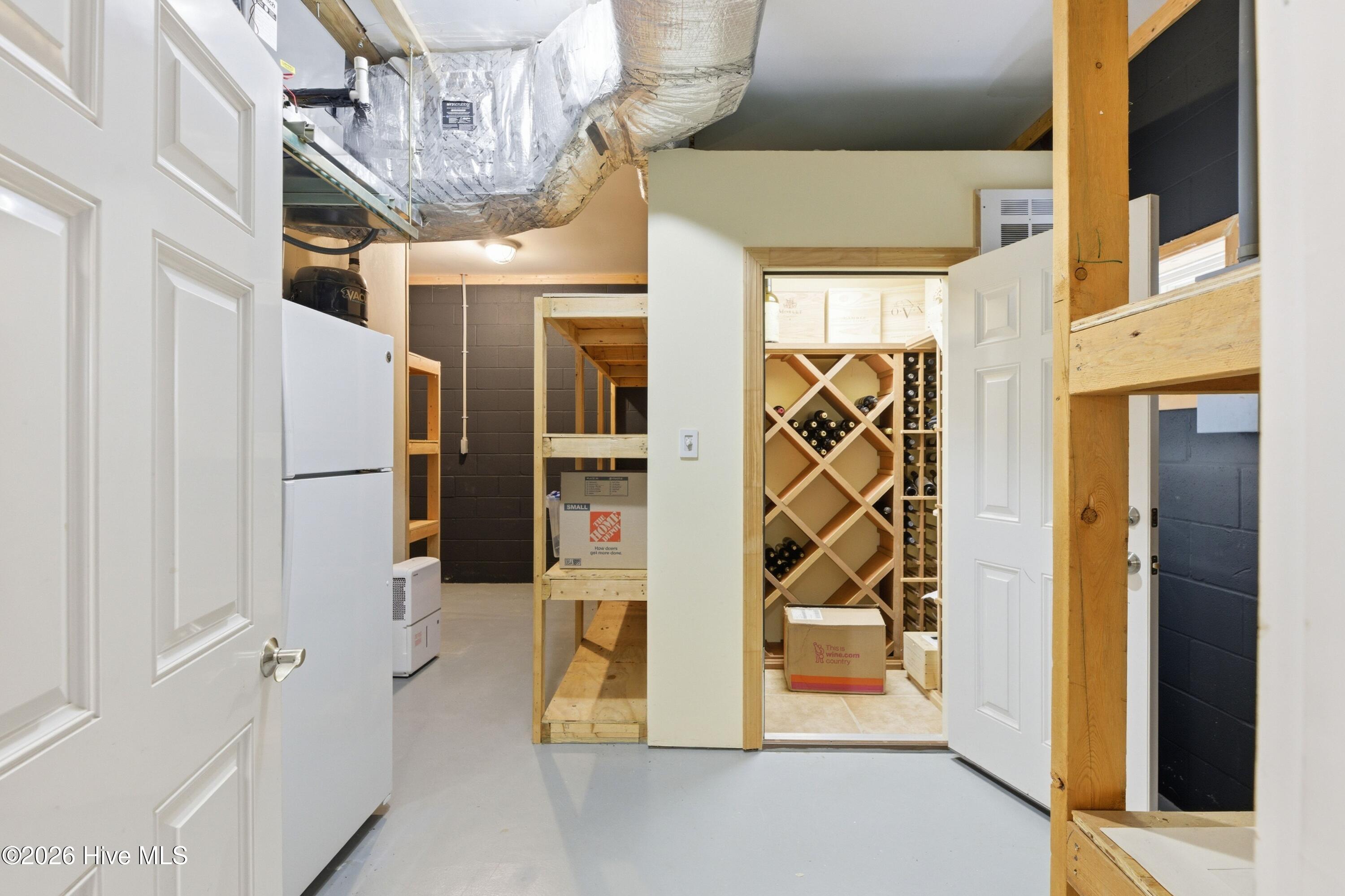 100564058 | Photo 59