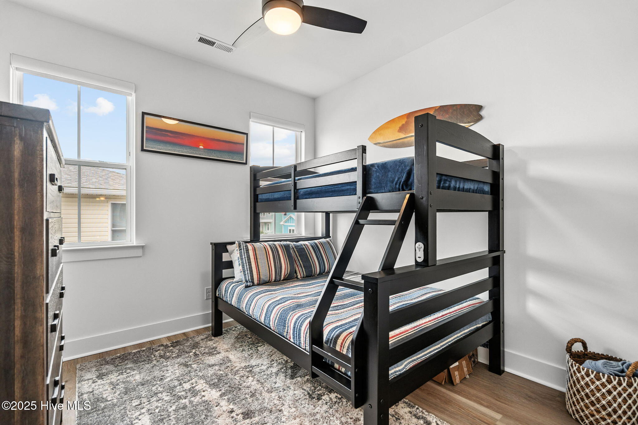 100520745 | Photo 19