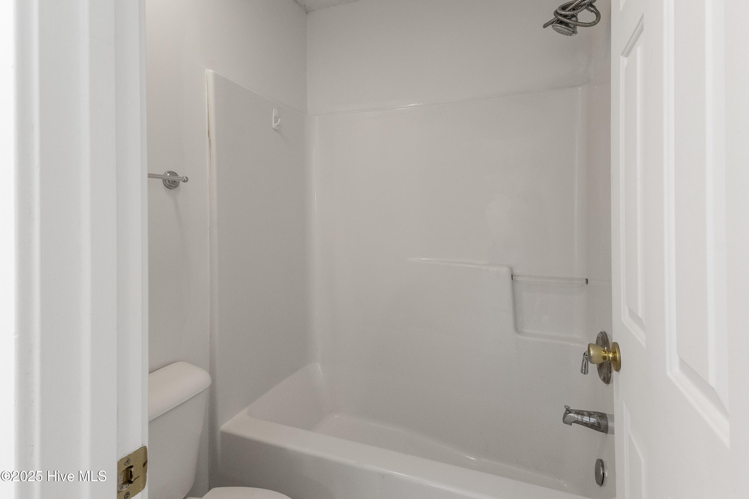 100546767 | Photo 14