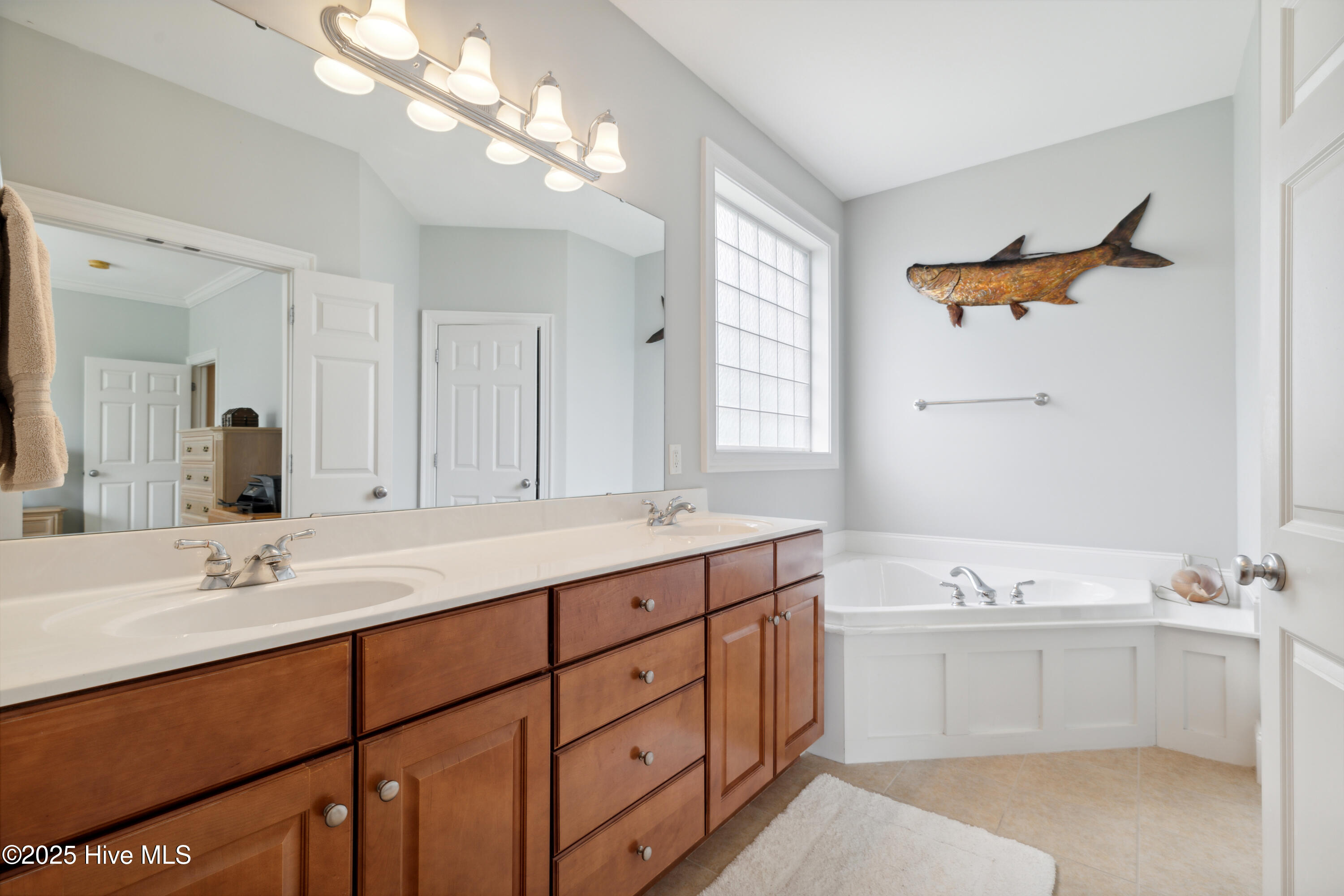 100514630 | Photo 27