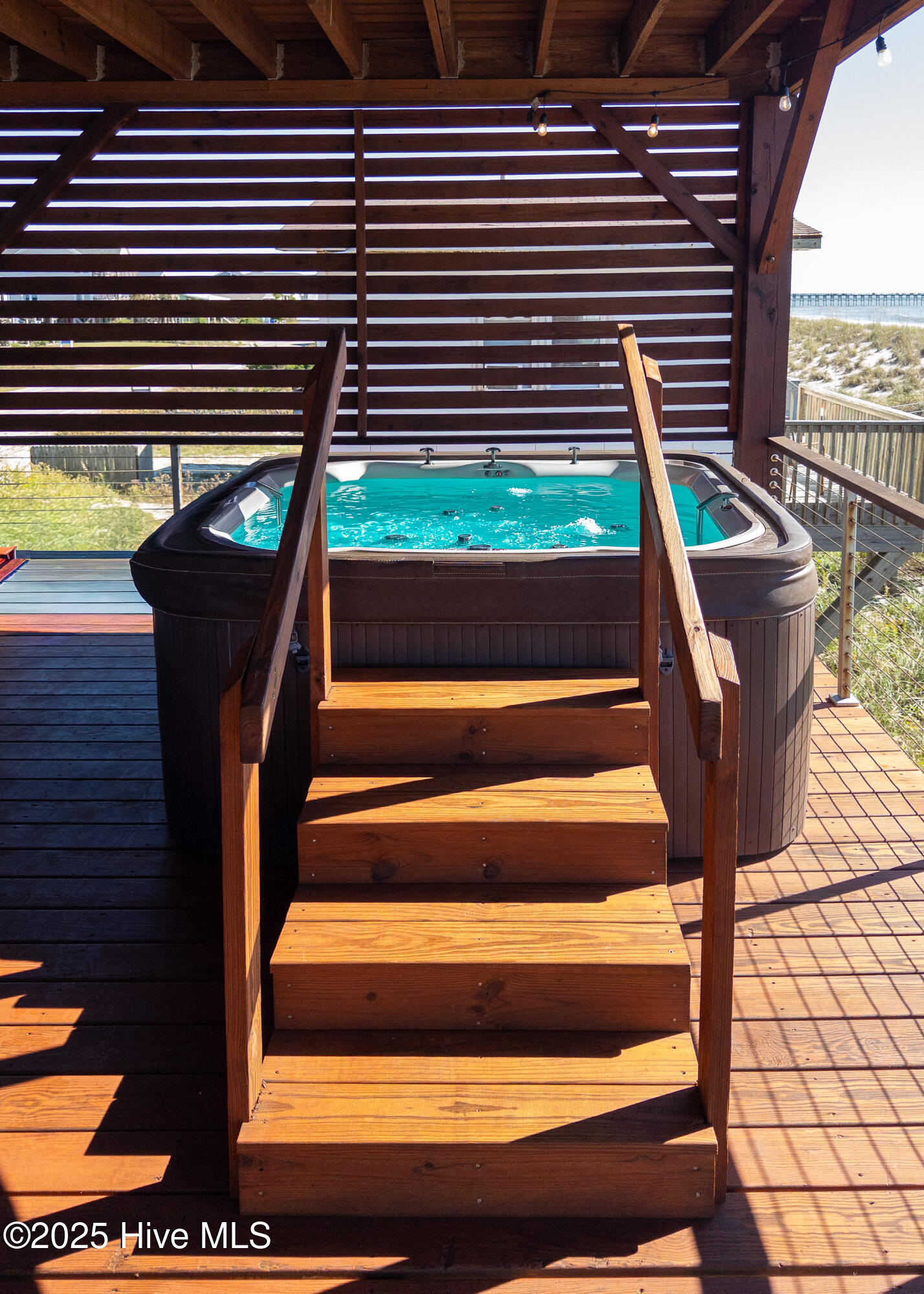 100539588 | Photo 25