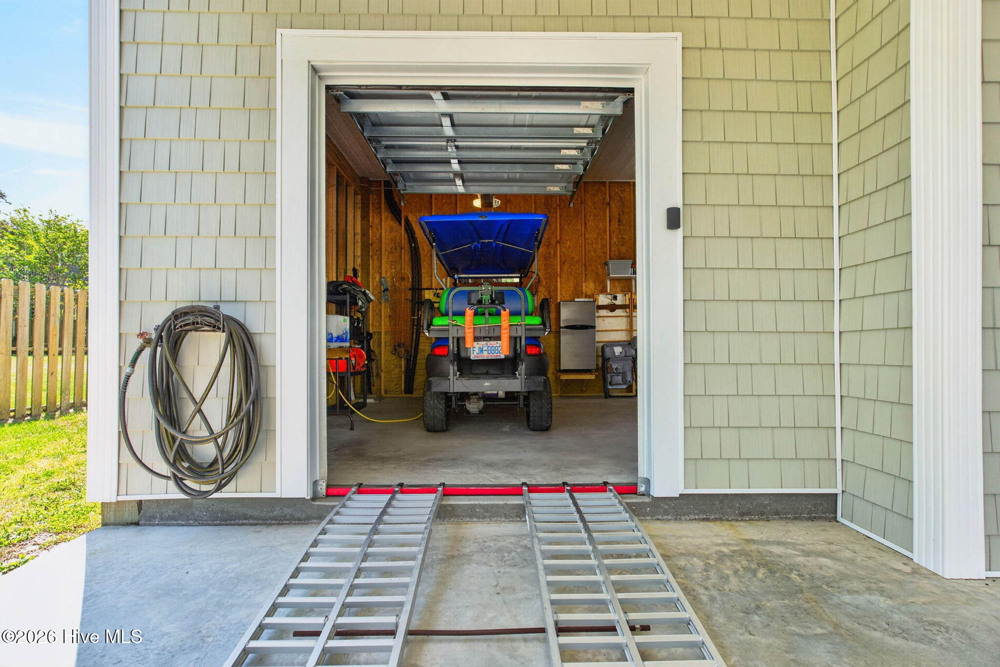 100568136 | Photo 42