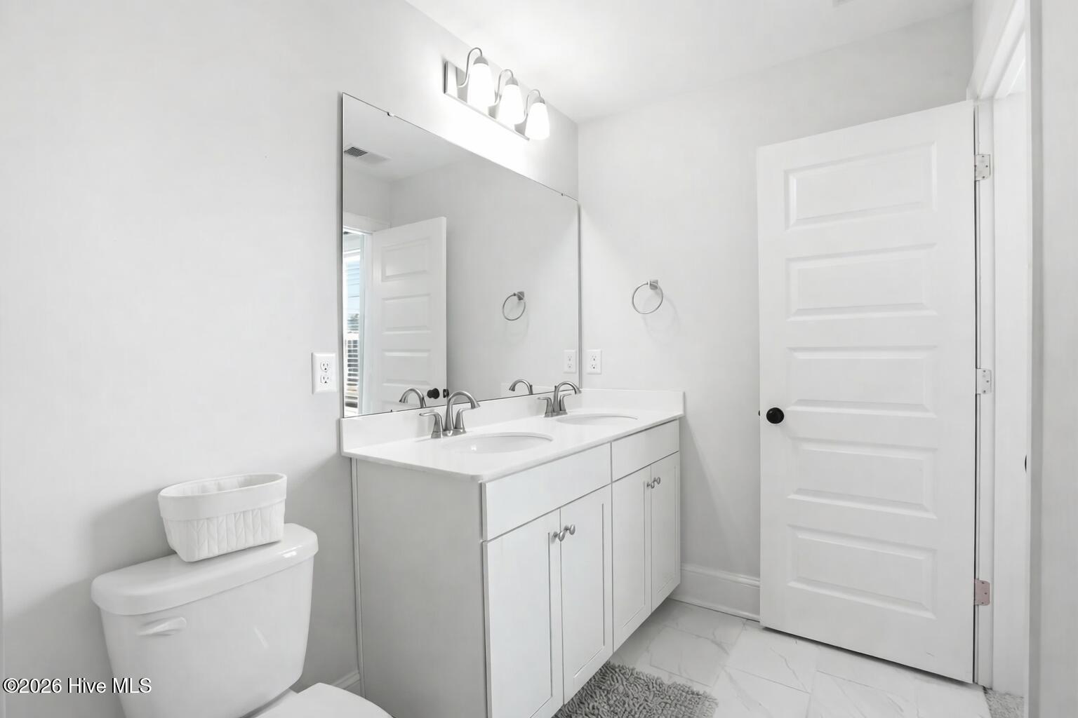 100563287 | Photo 68