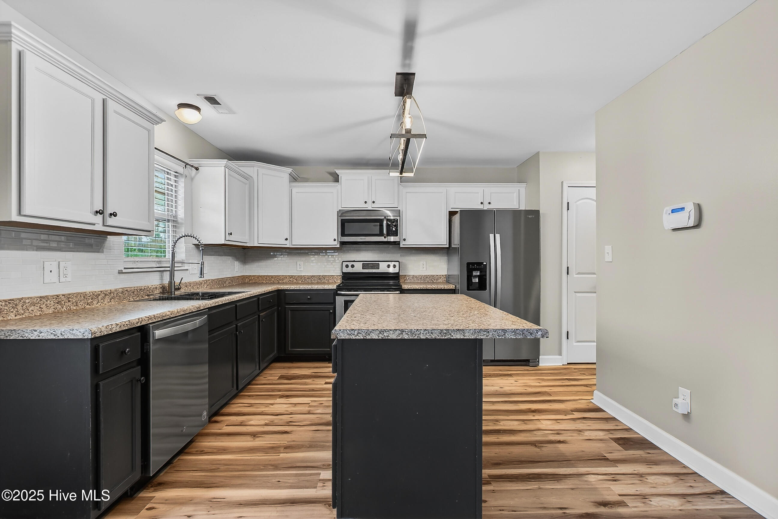 100546178 | Photo 10