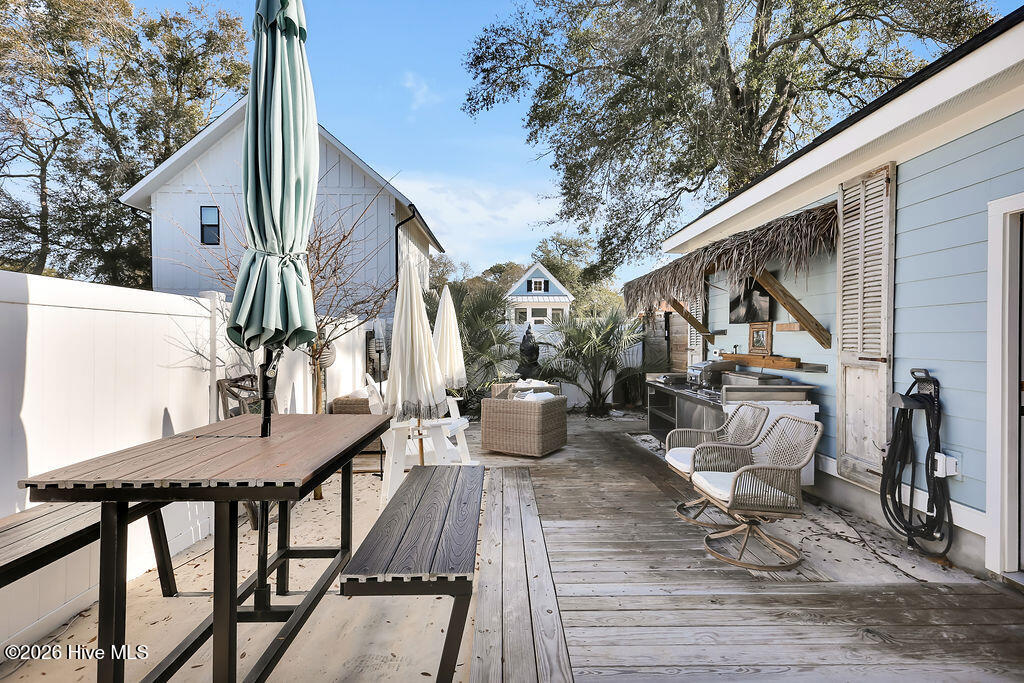 100549041 | Photo 44