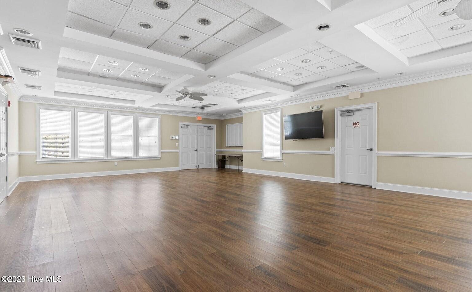 100561397 | Photo 93