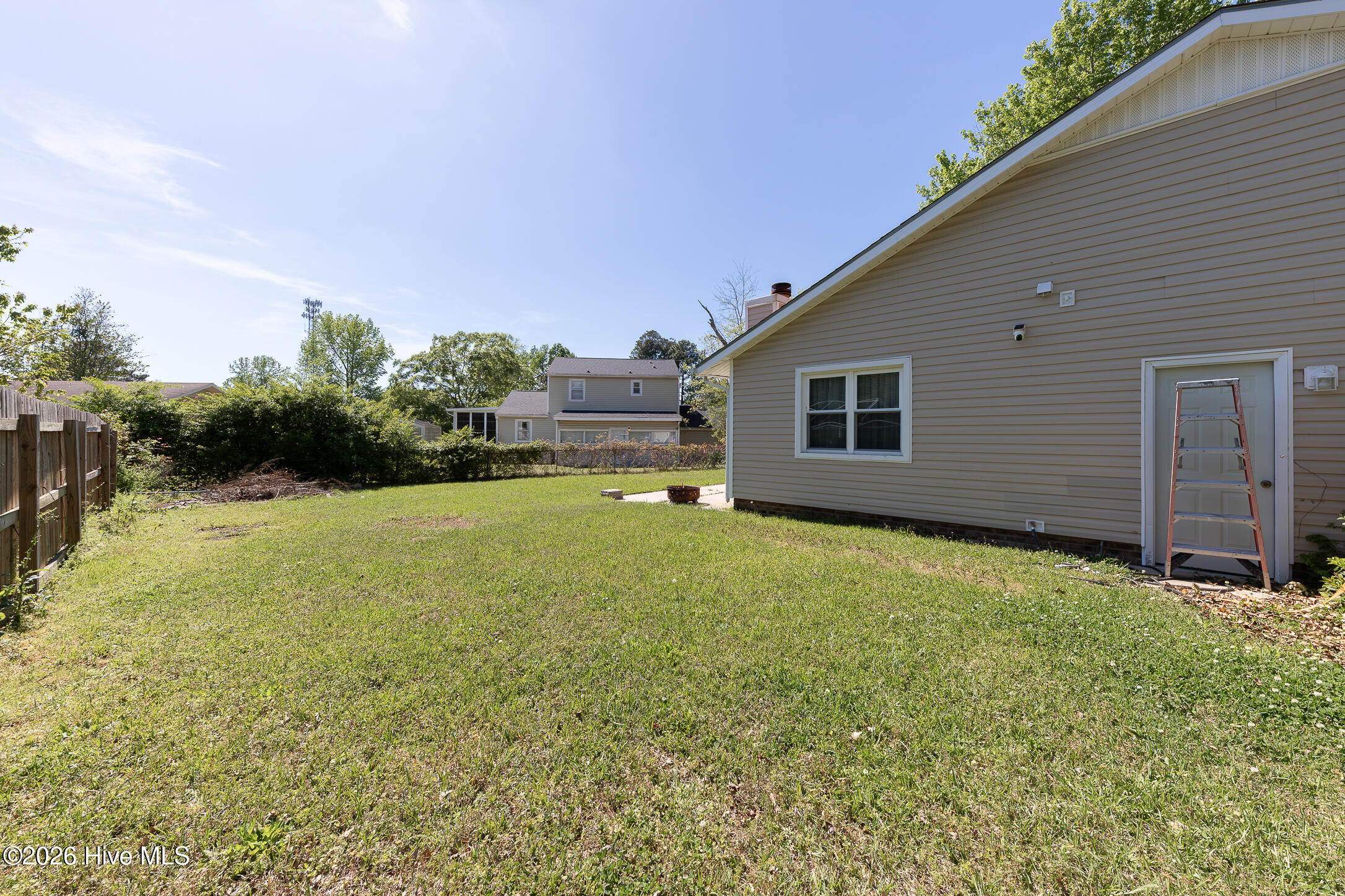 100566387 | Photo 33