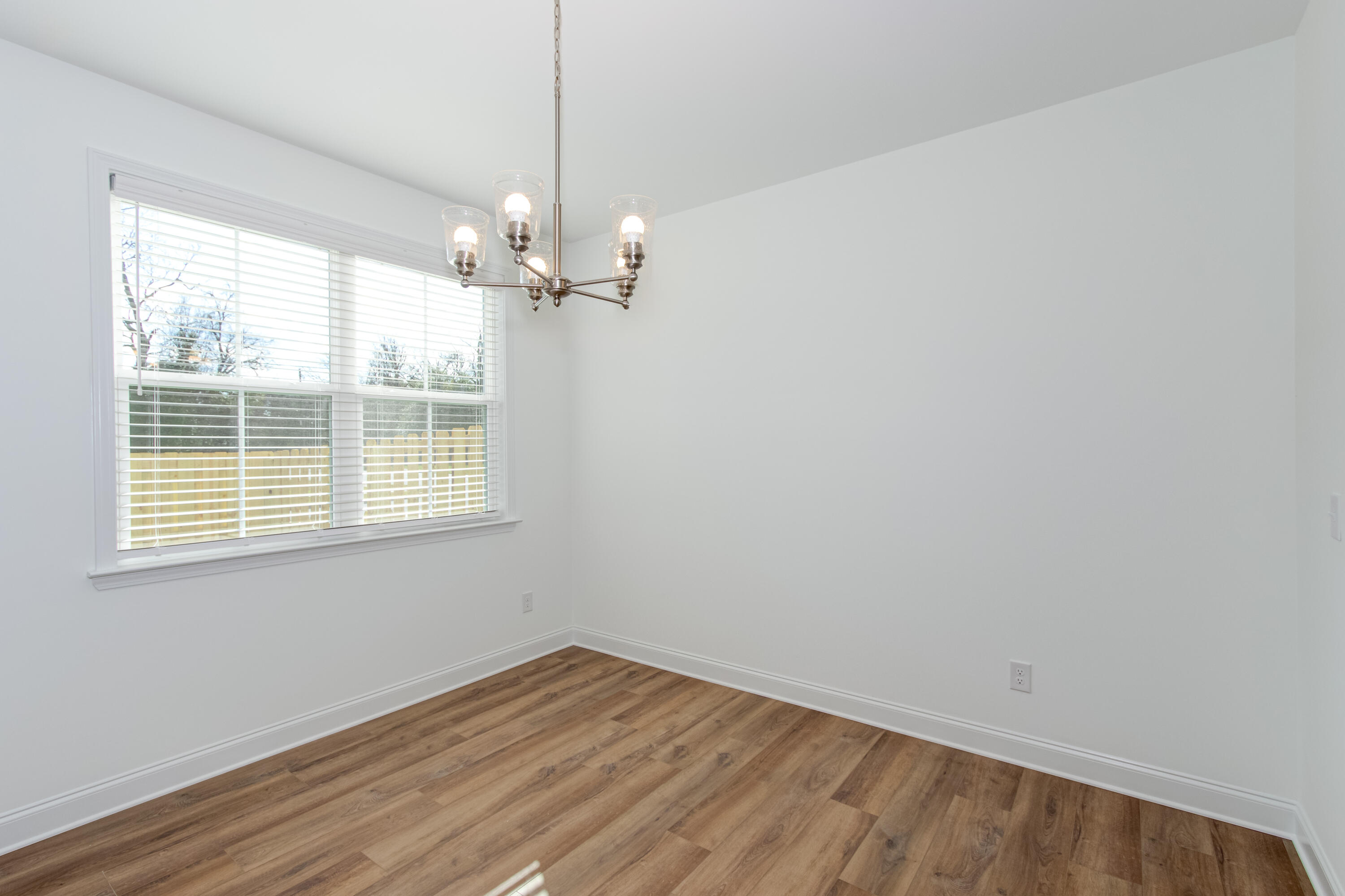 2nd St, 526, Interior-7