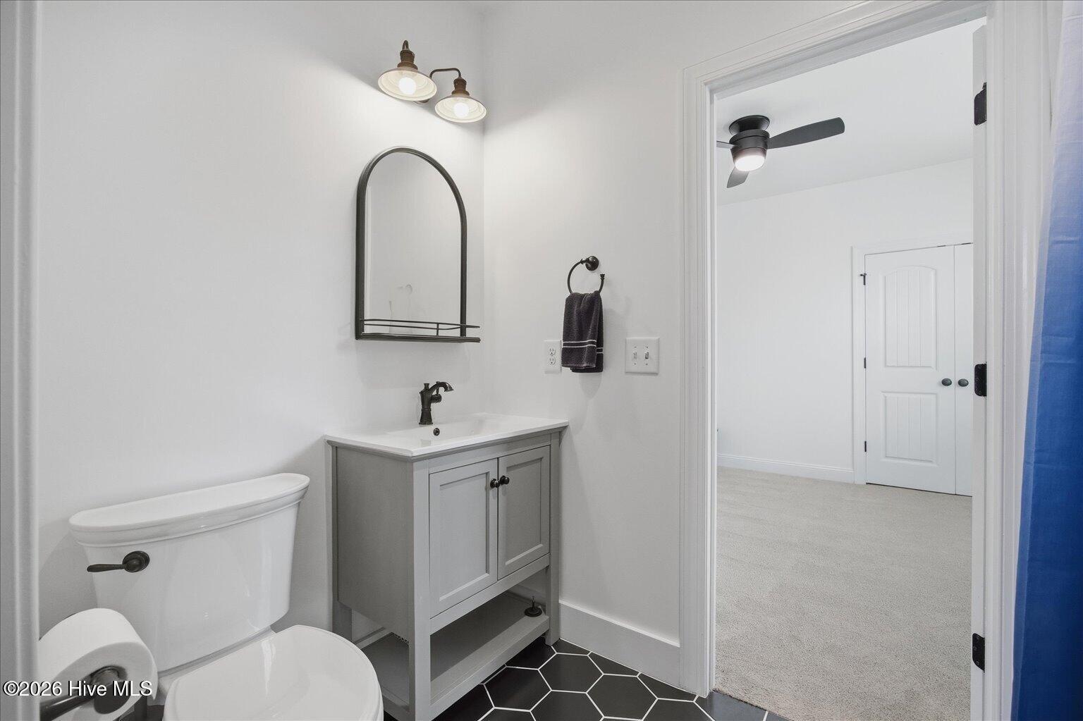 100565930 | Photo 45