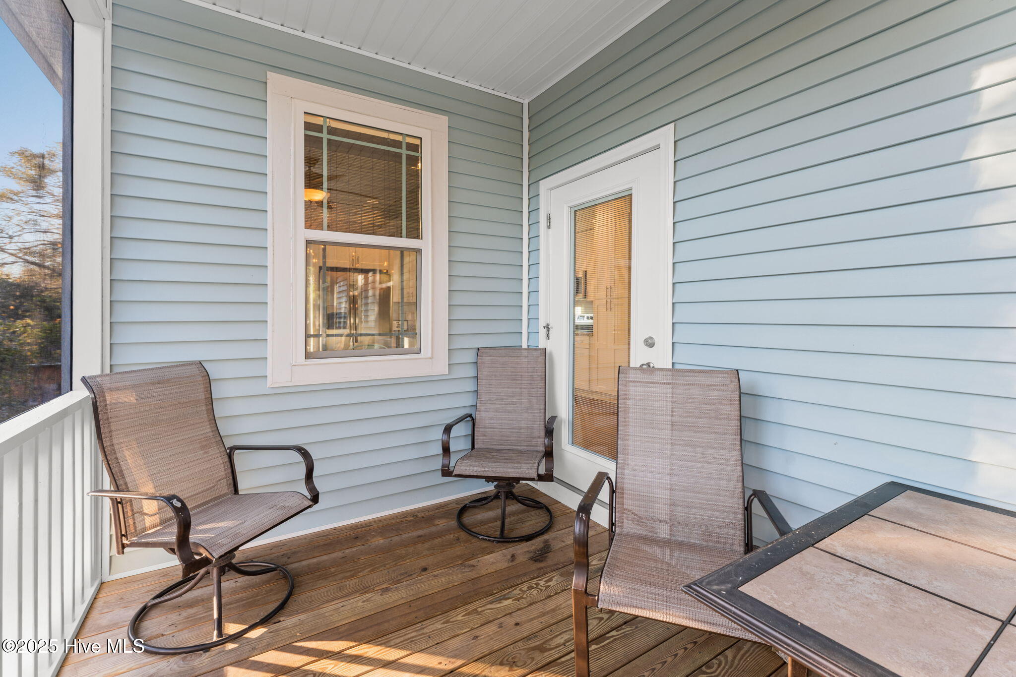 100545093 | Photo 49