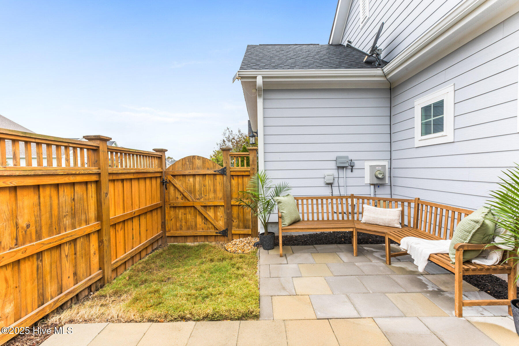 100538755 | Photo 42