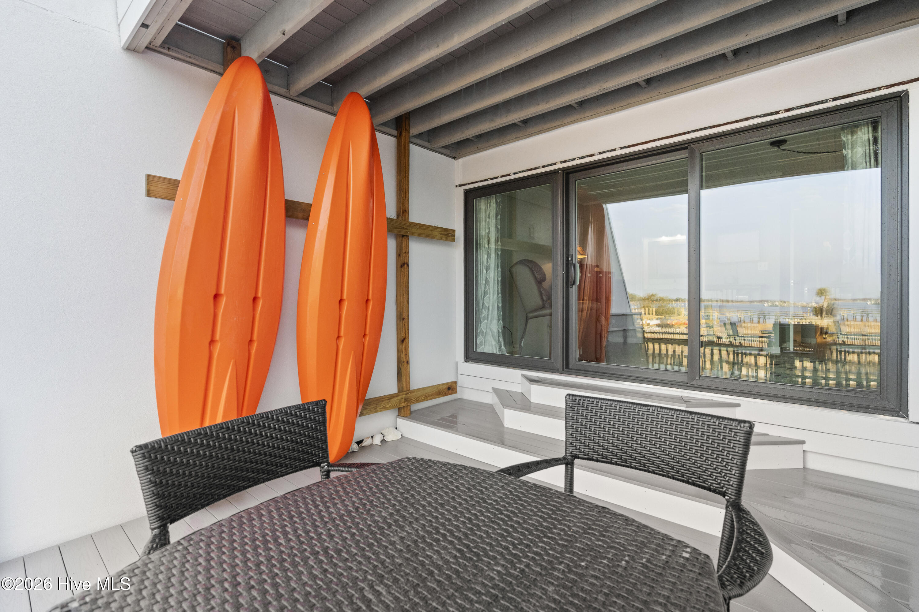 100553448 | Photo 49