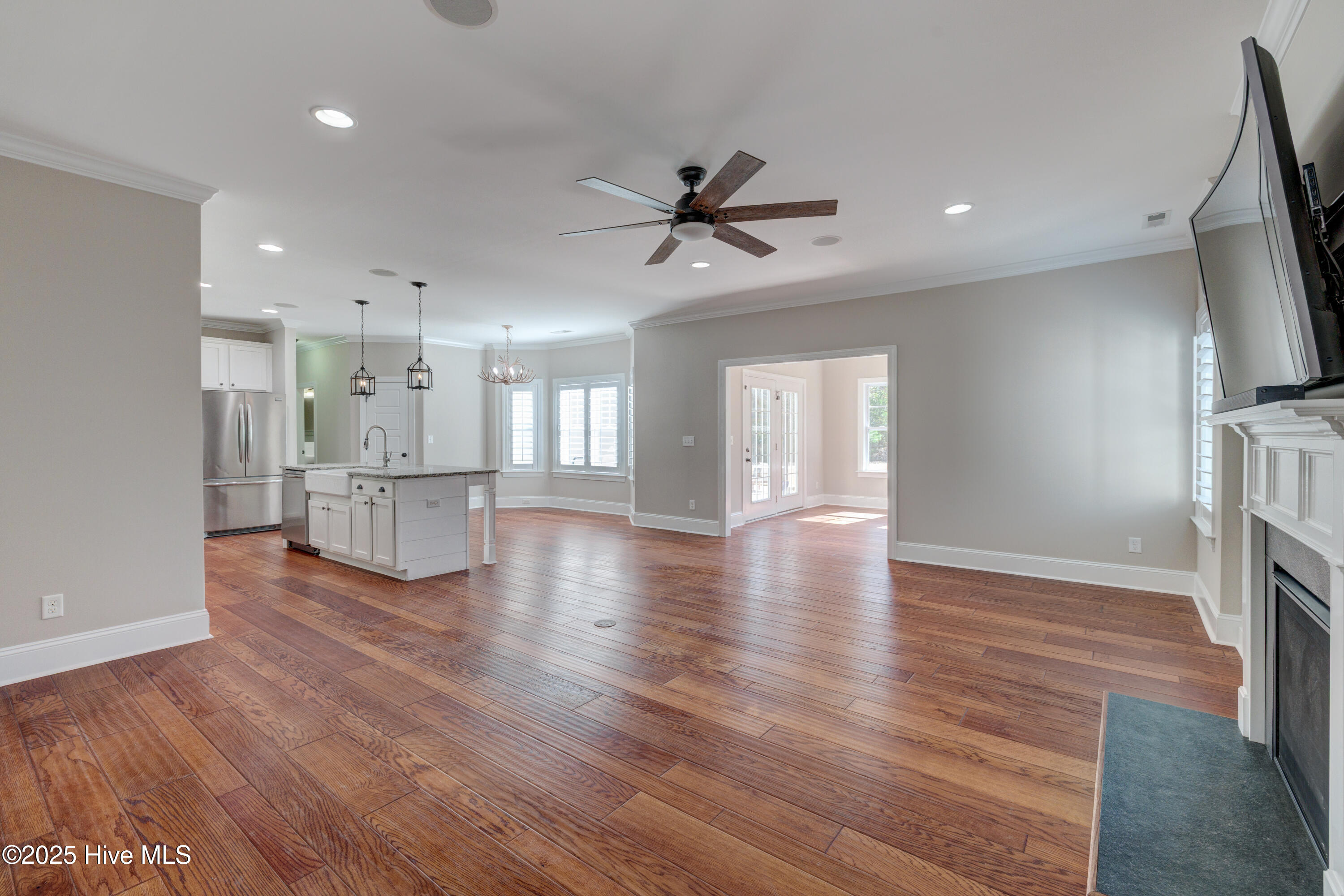 100496540 | Photo 23