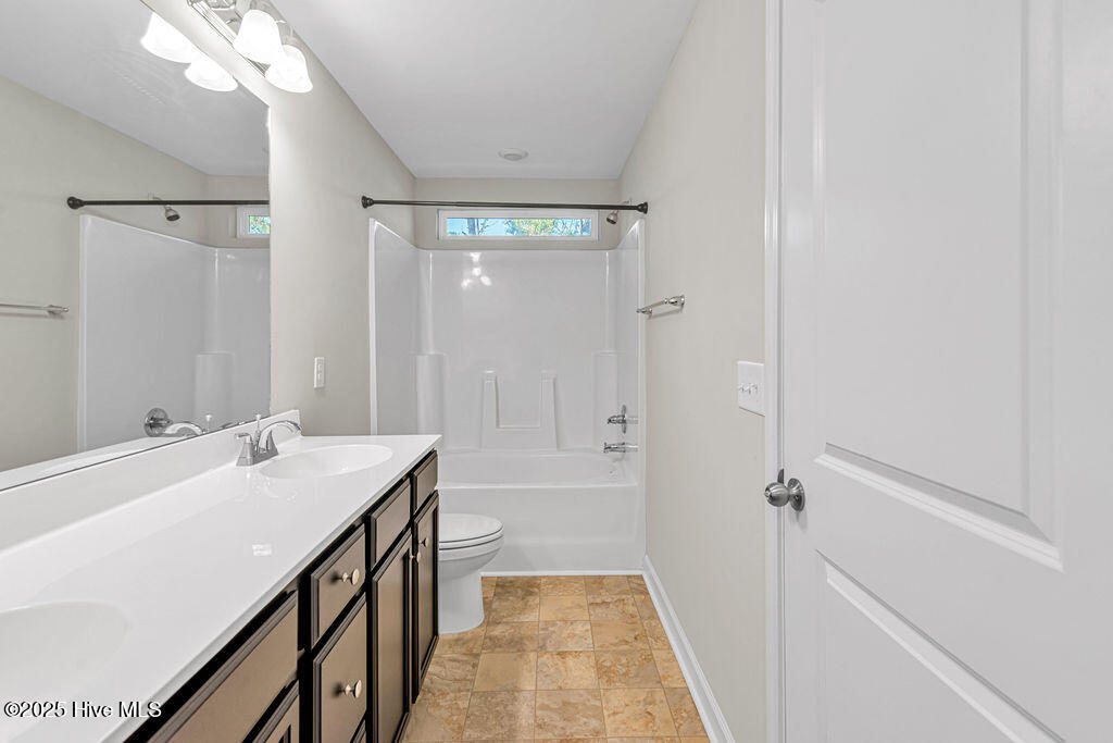 100545435 | Photo 22