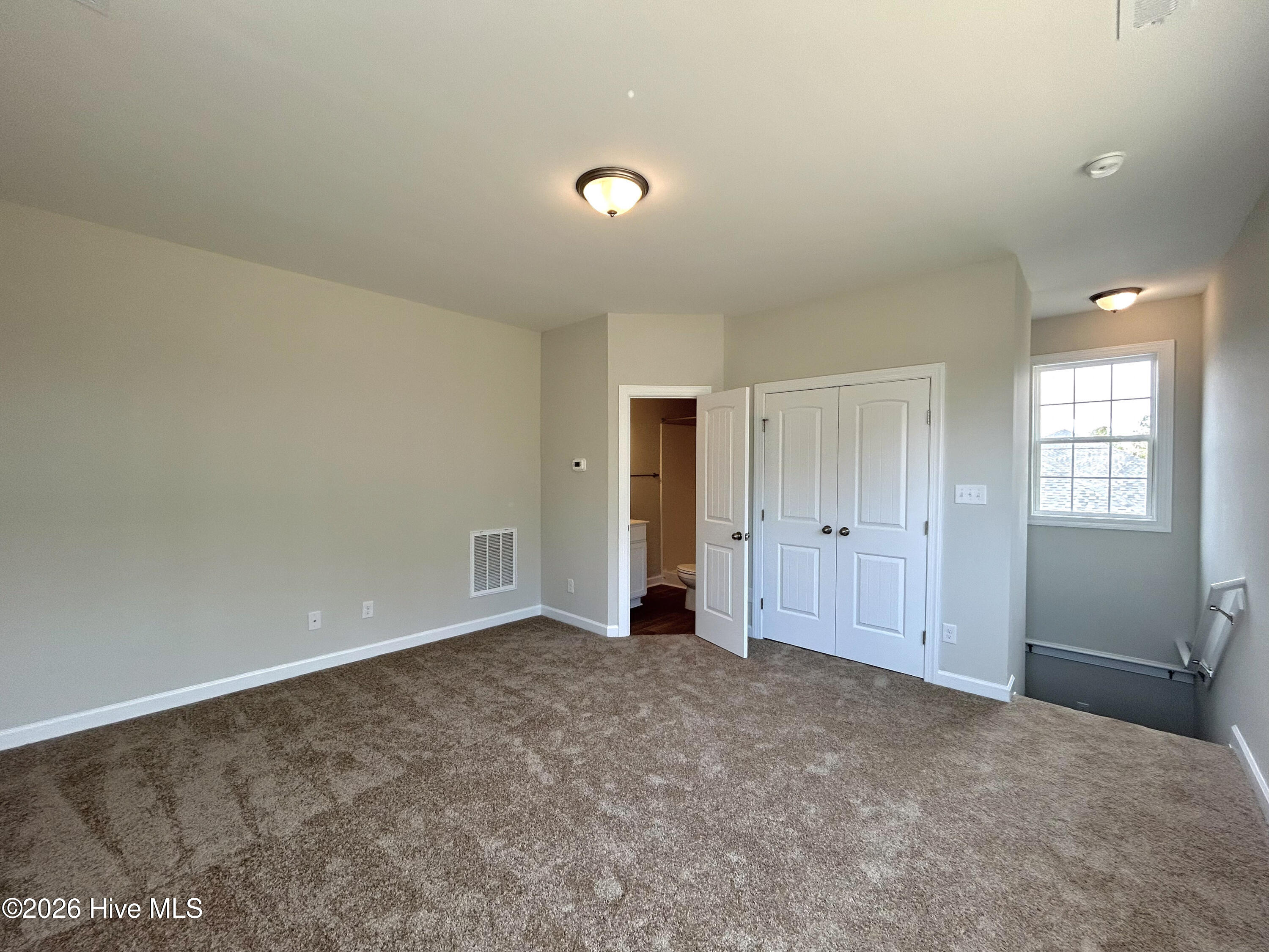 100560362 | Photo 56