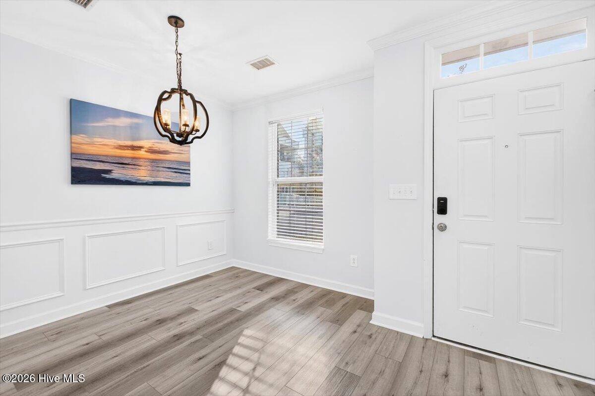 100548437 | Photo 15