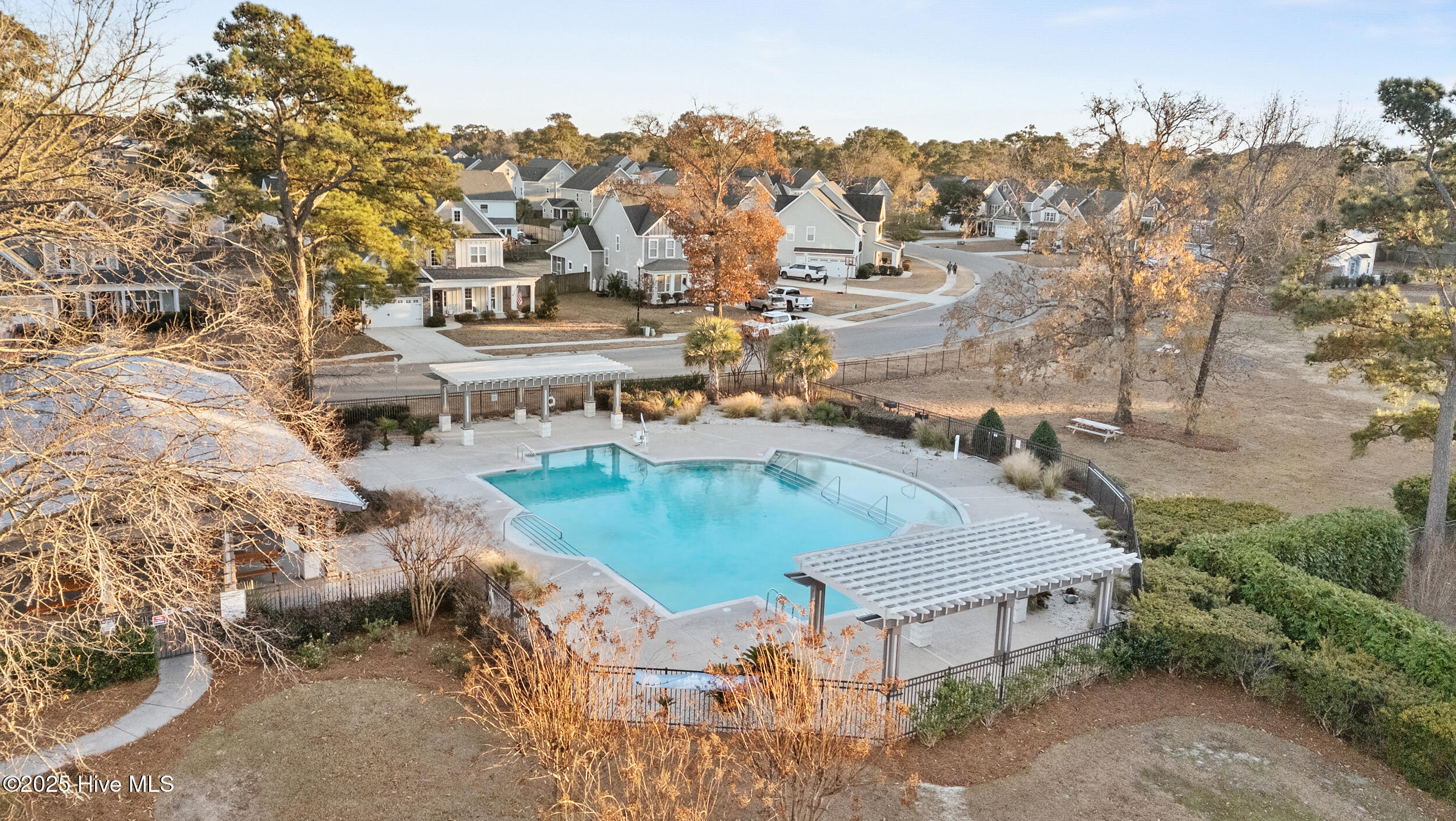 100545820 | Photo 44