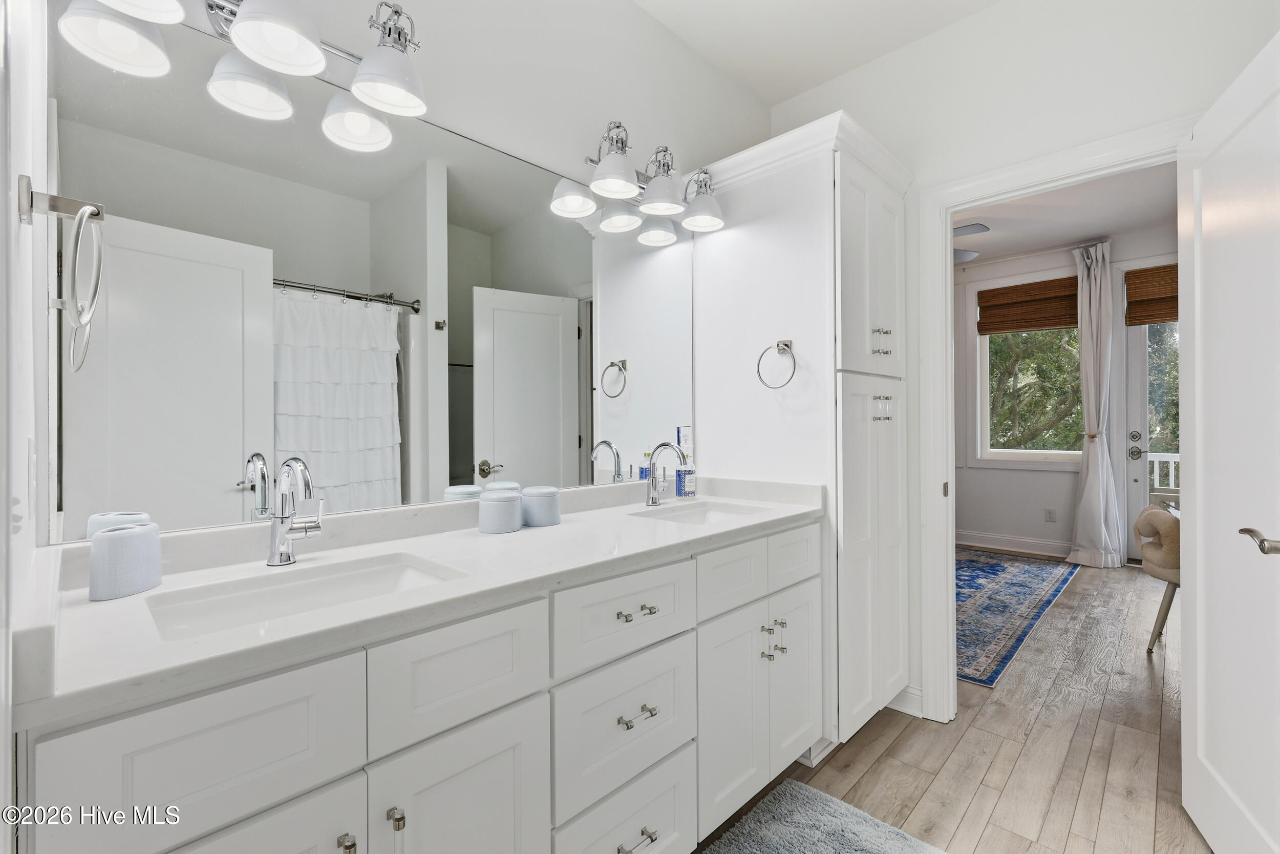 100552984 | Photo 24