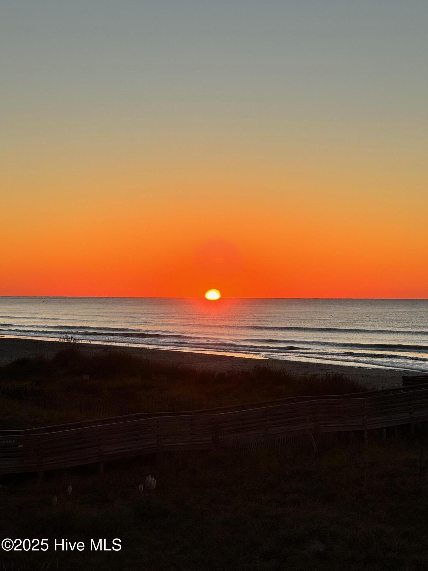 100531525 | Photo 15