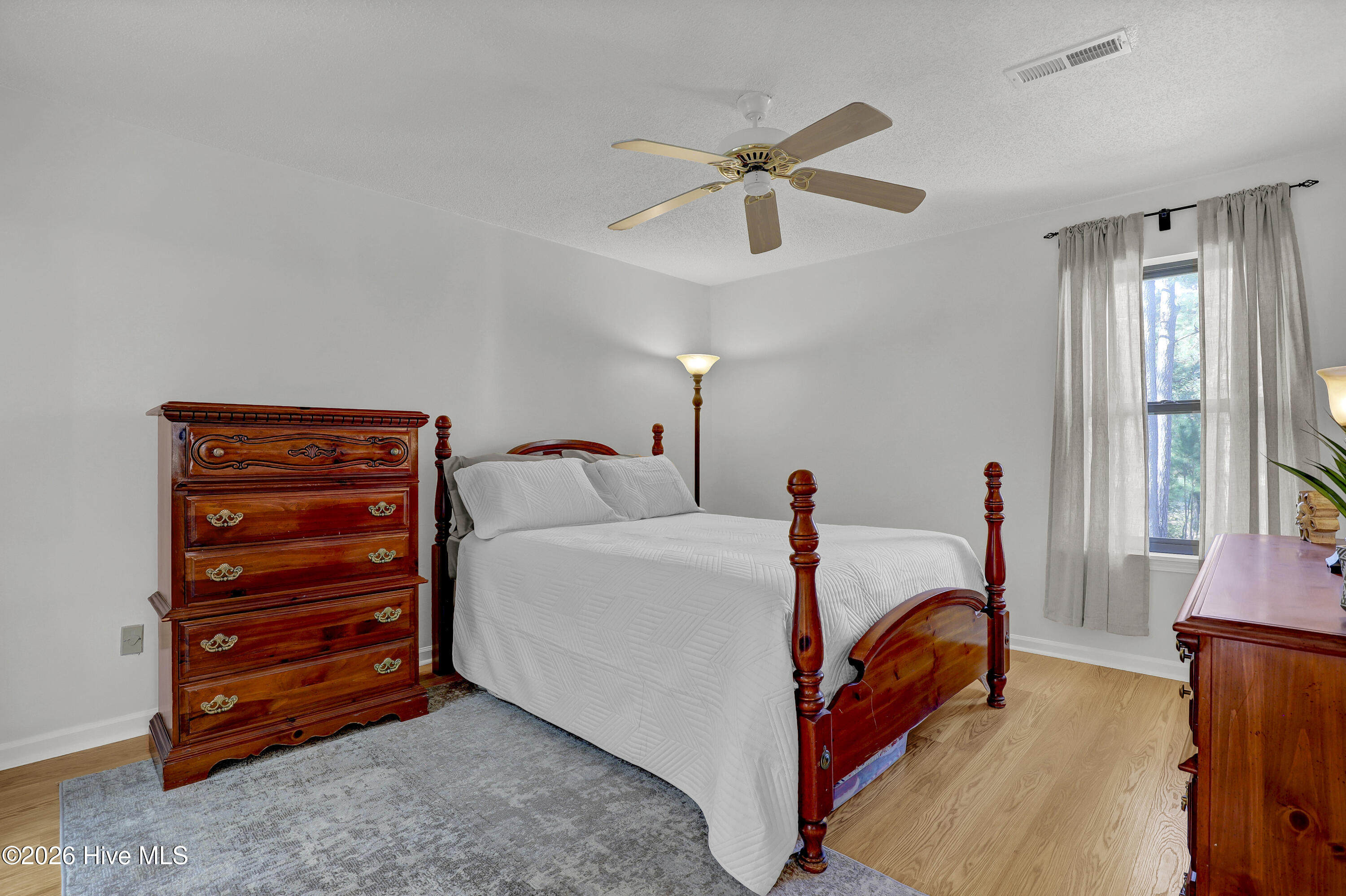 100565686 | Photo 16