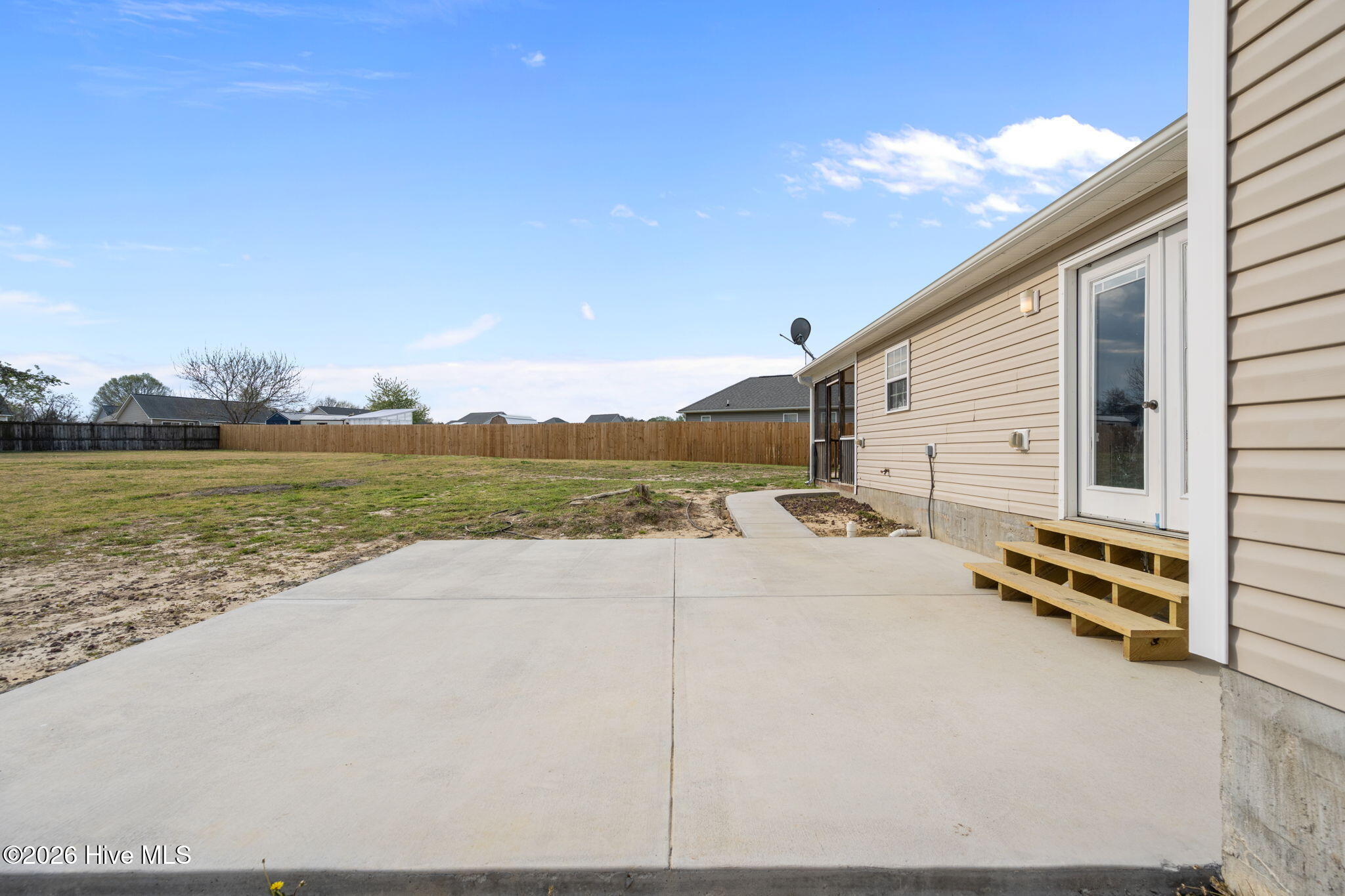 100562235 | Photo 40