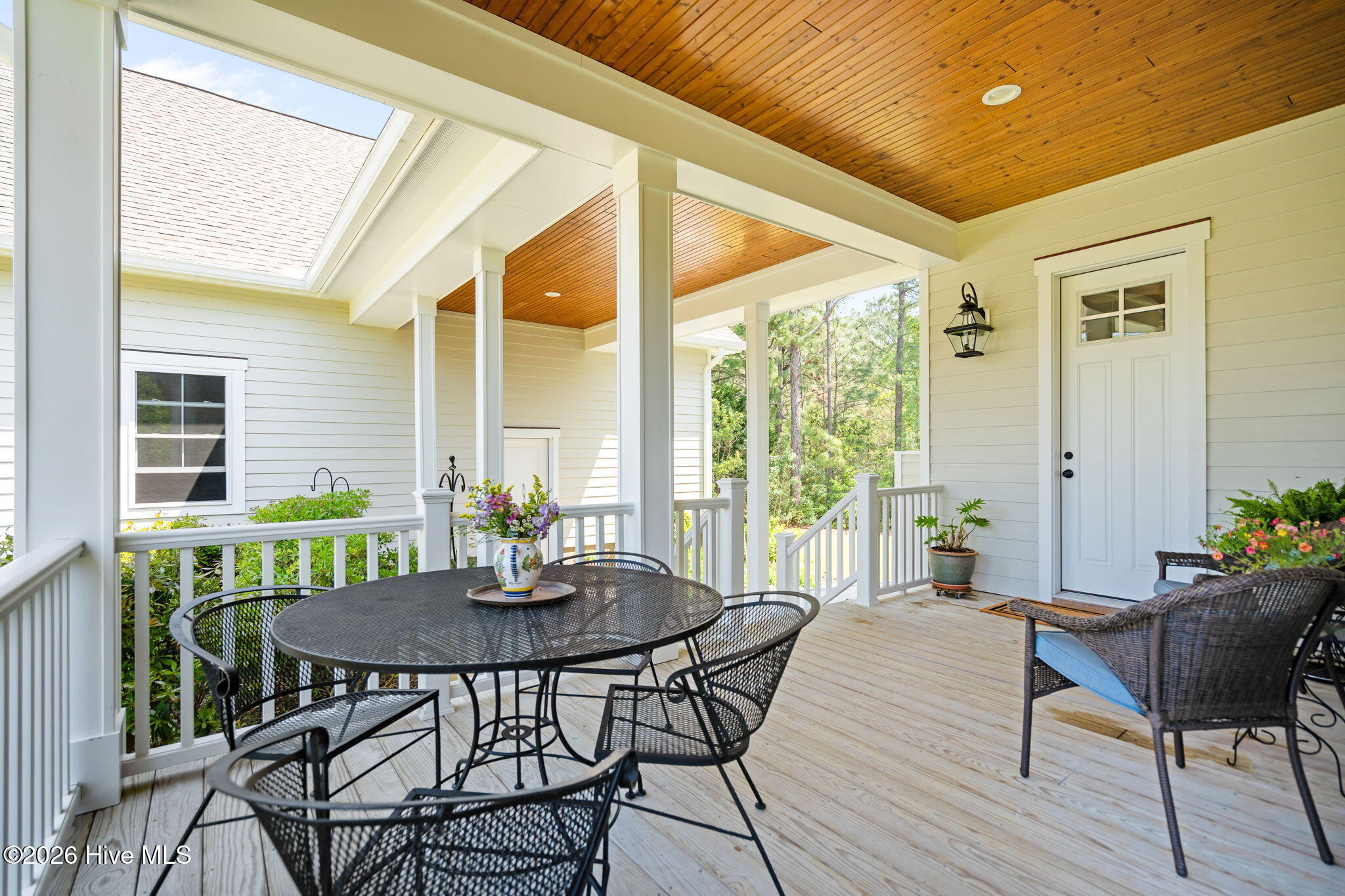 100567886 | Photo 60