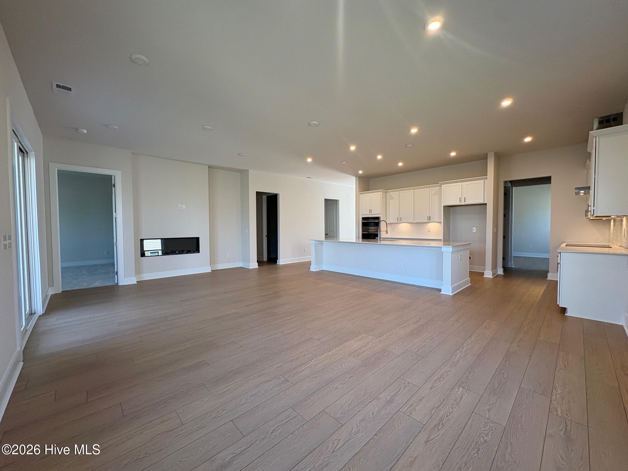 100556601 | Photo 17