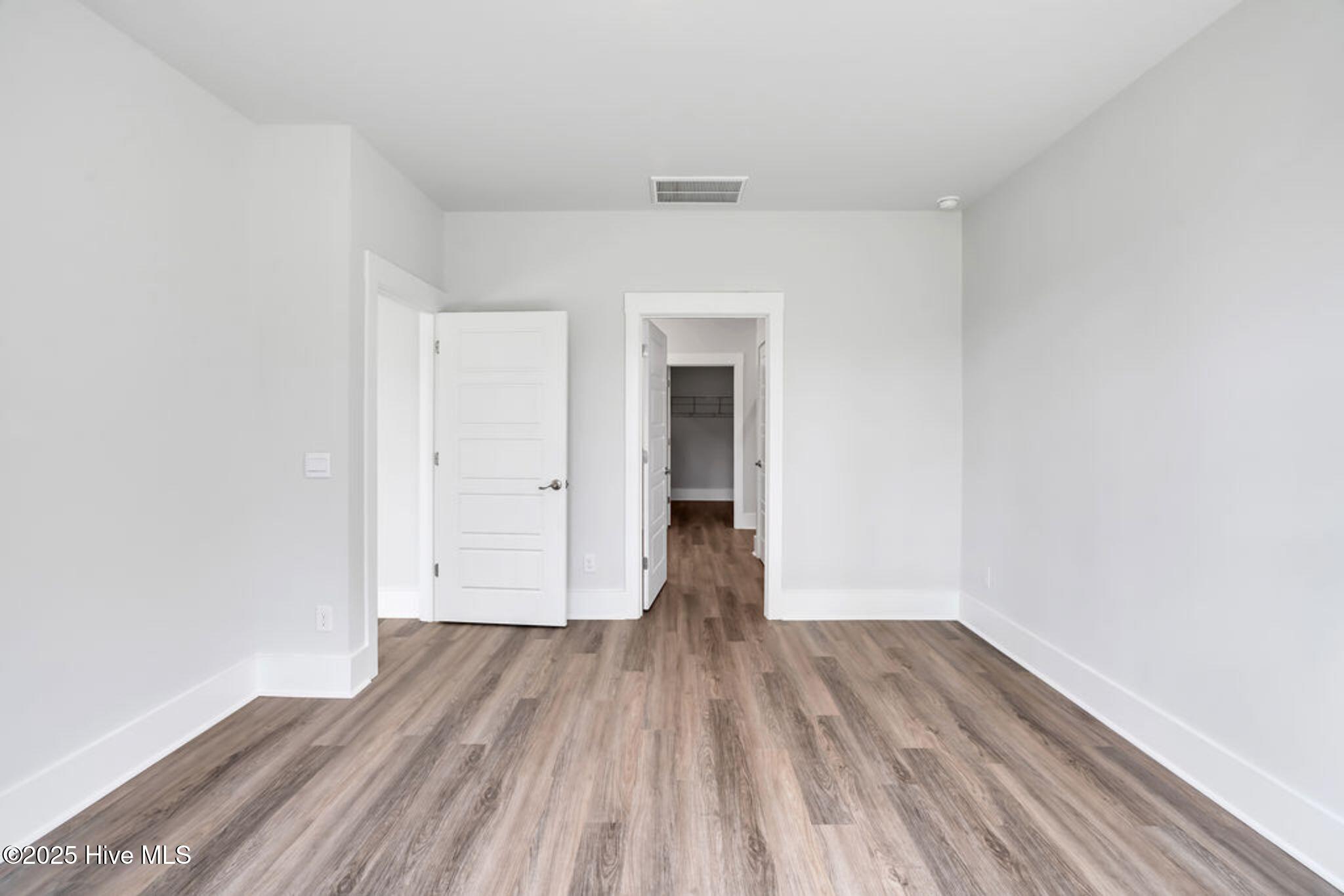 100535802 | Photo 21