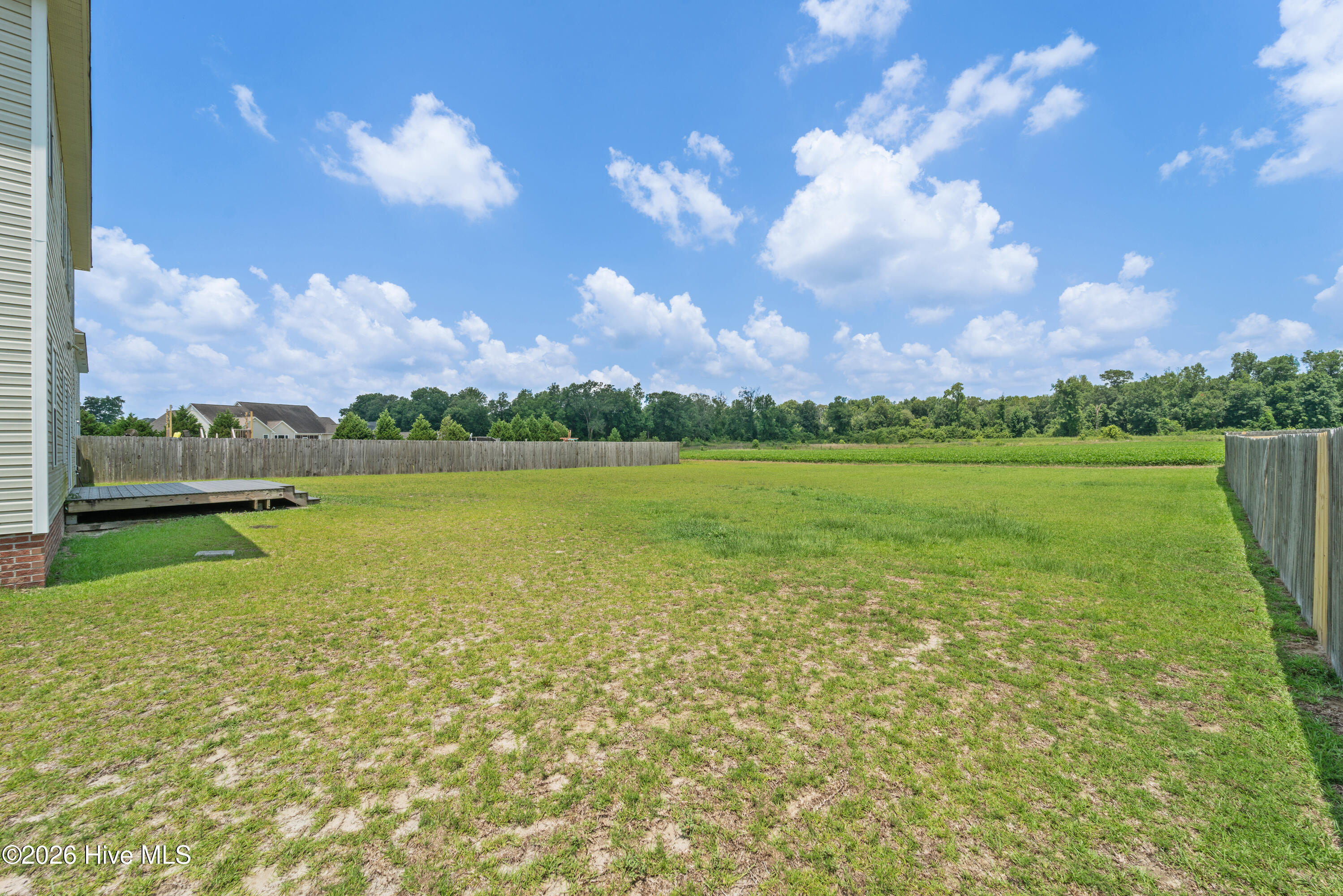 100552593 | Photo 24