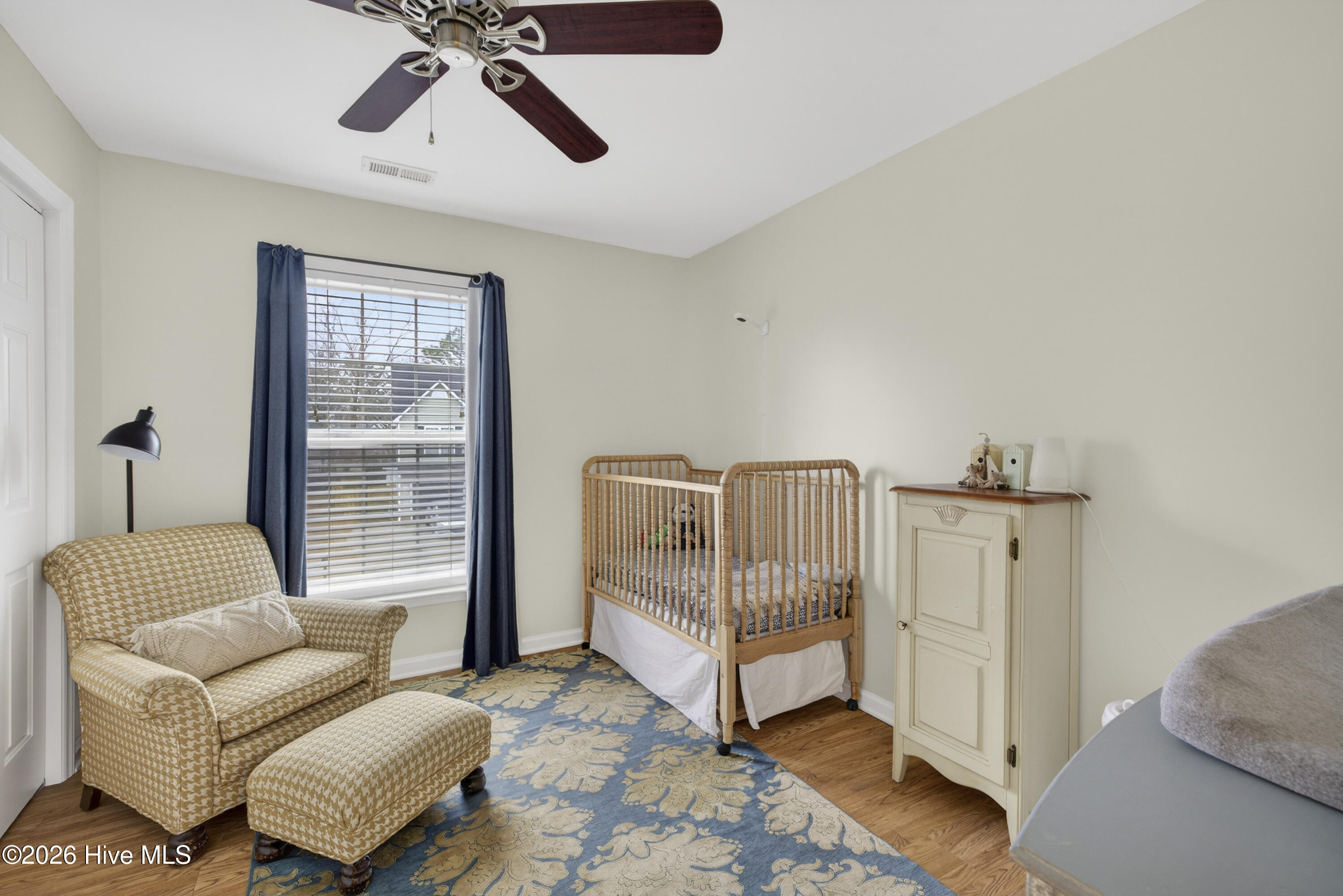 100558180 | Photo 18