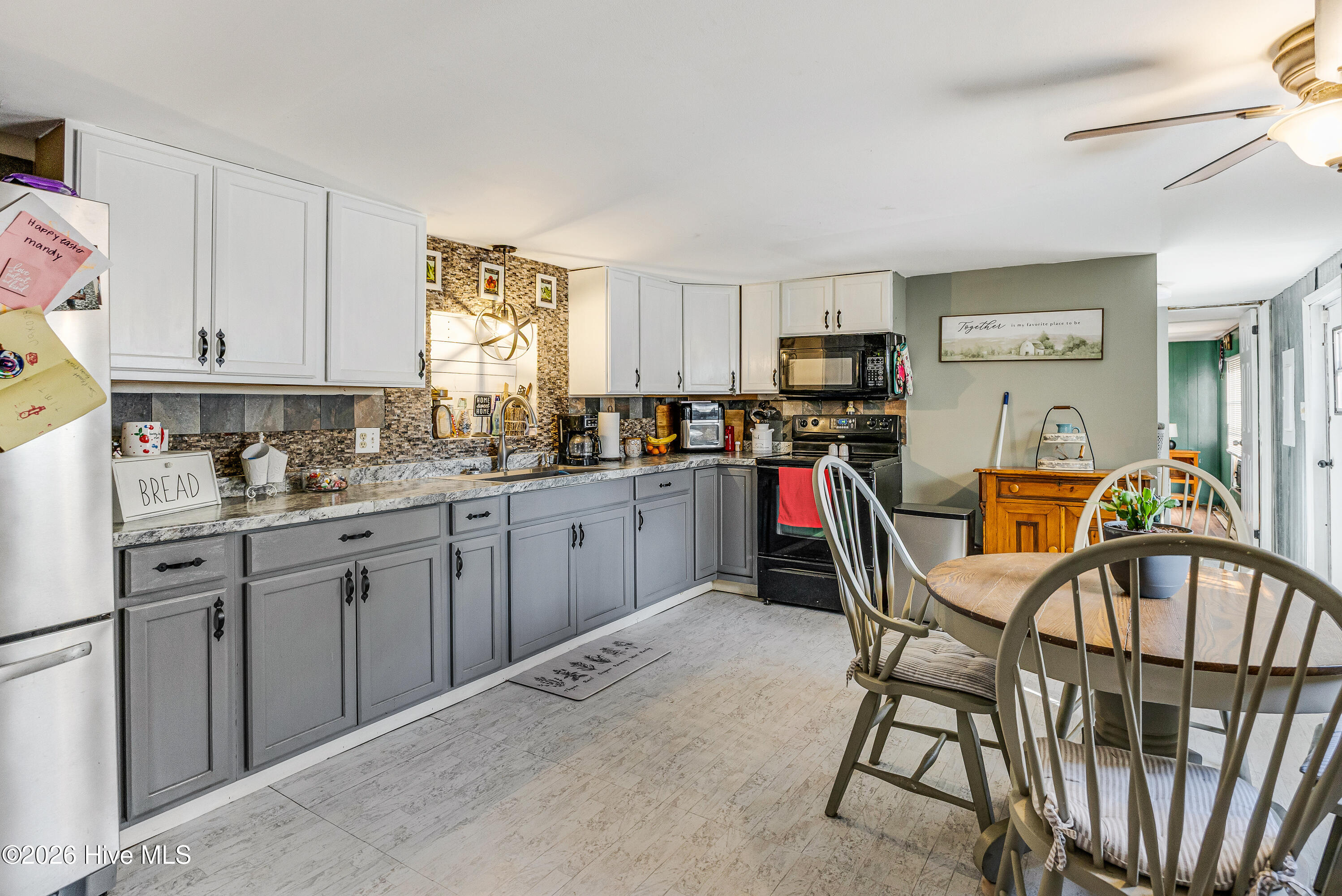 100557479 | Photo 14