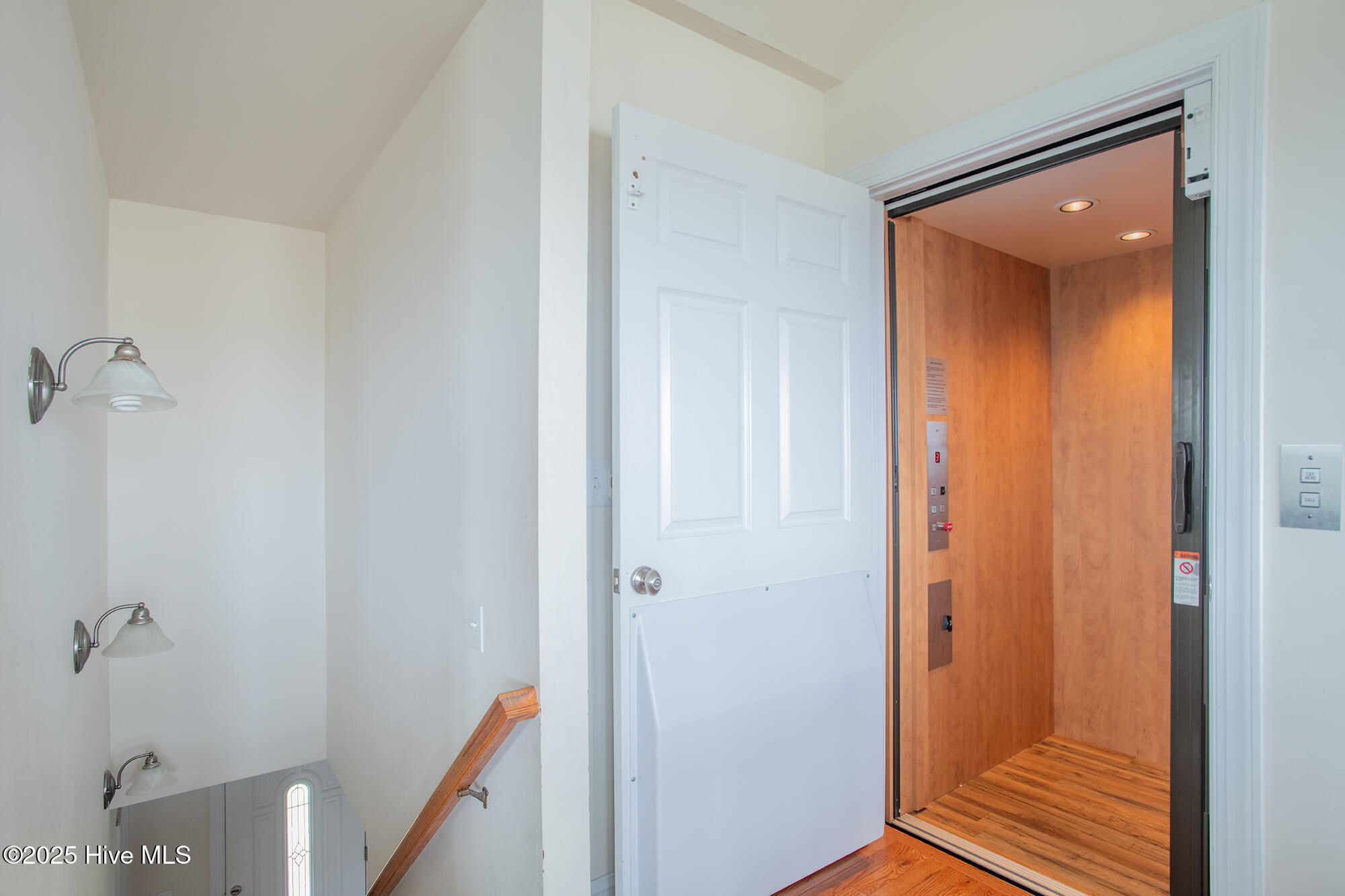 100515956 | Photo 10