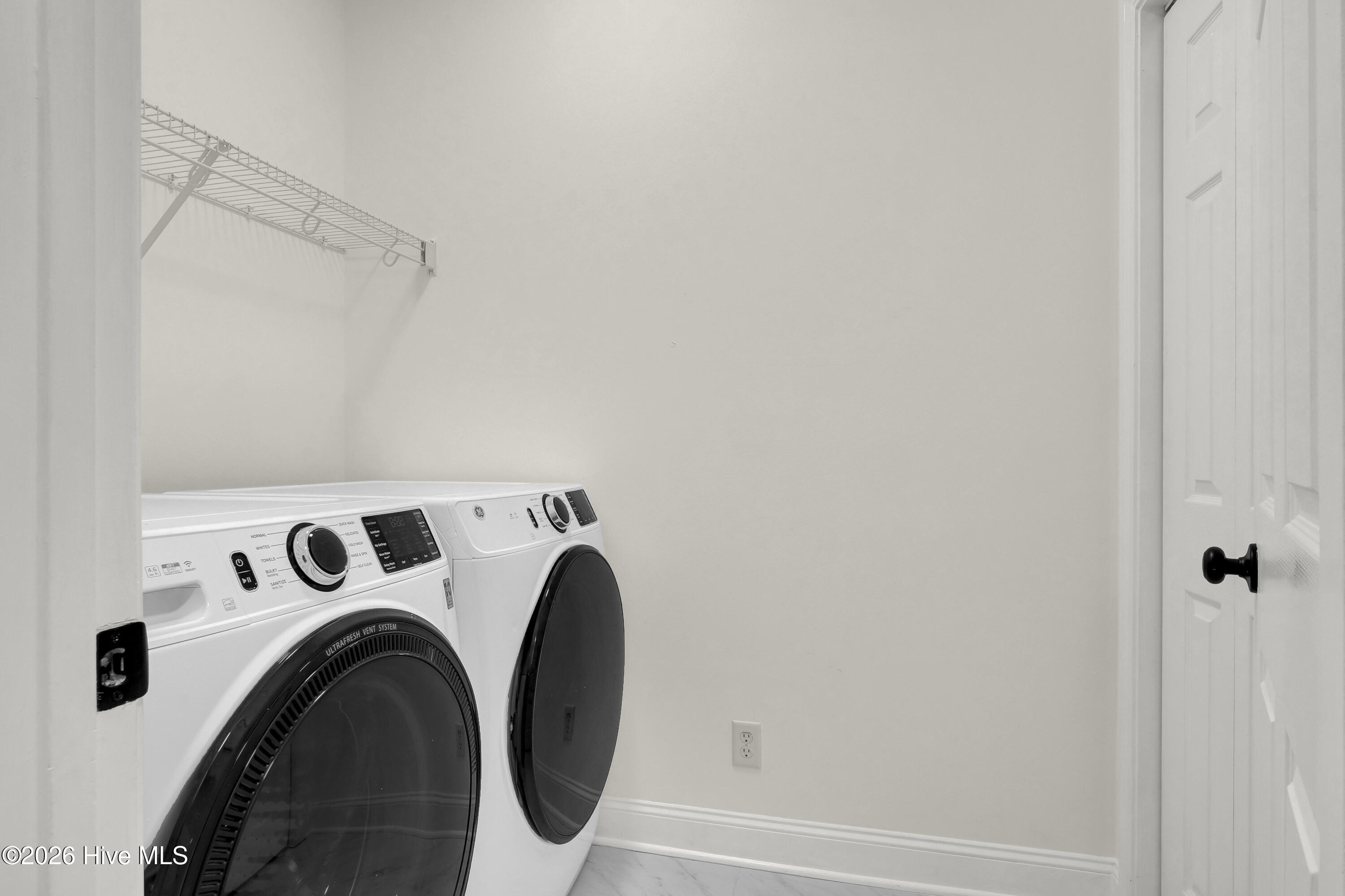 100563177 | Photo 21