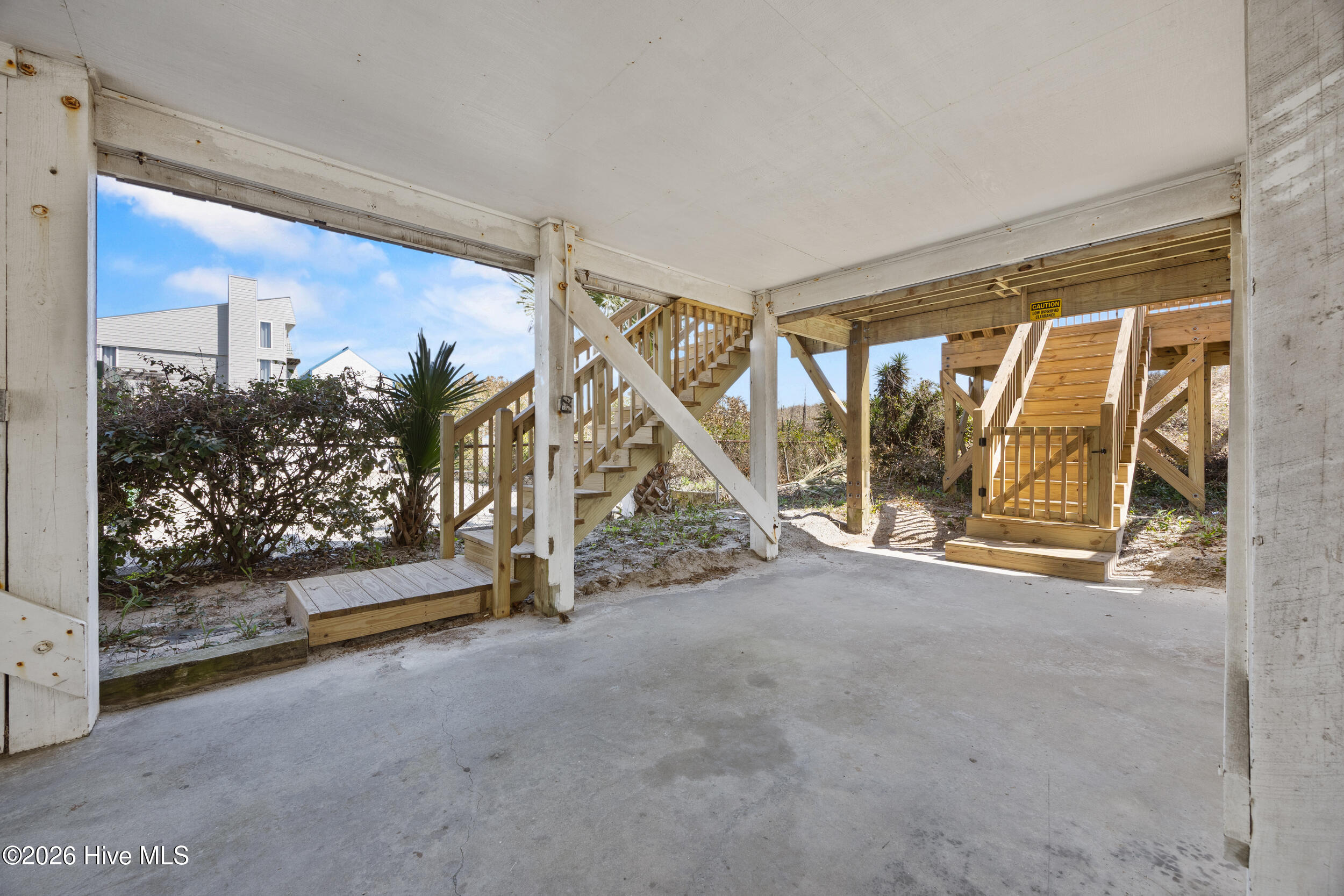 100561648 | Photo 74